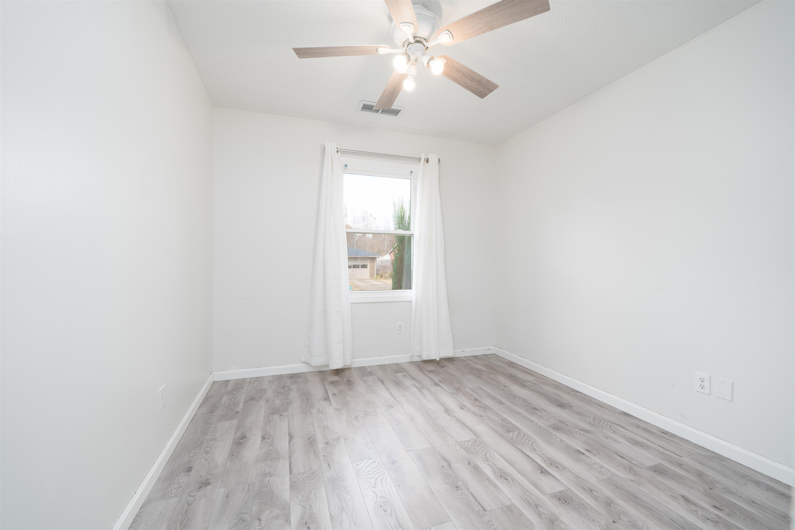 4713 Kings Mill Dr, Owensboro, Kentucky 42303, 3 Bedrooms Bedrooms, ,1 BathroomBathrooms,Single Family Residence,For Sale,Kings Mill Dr,93558