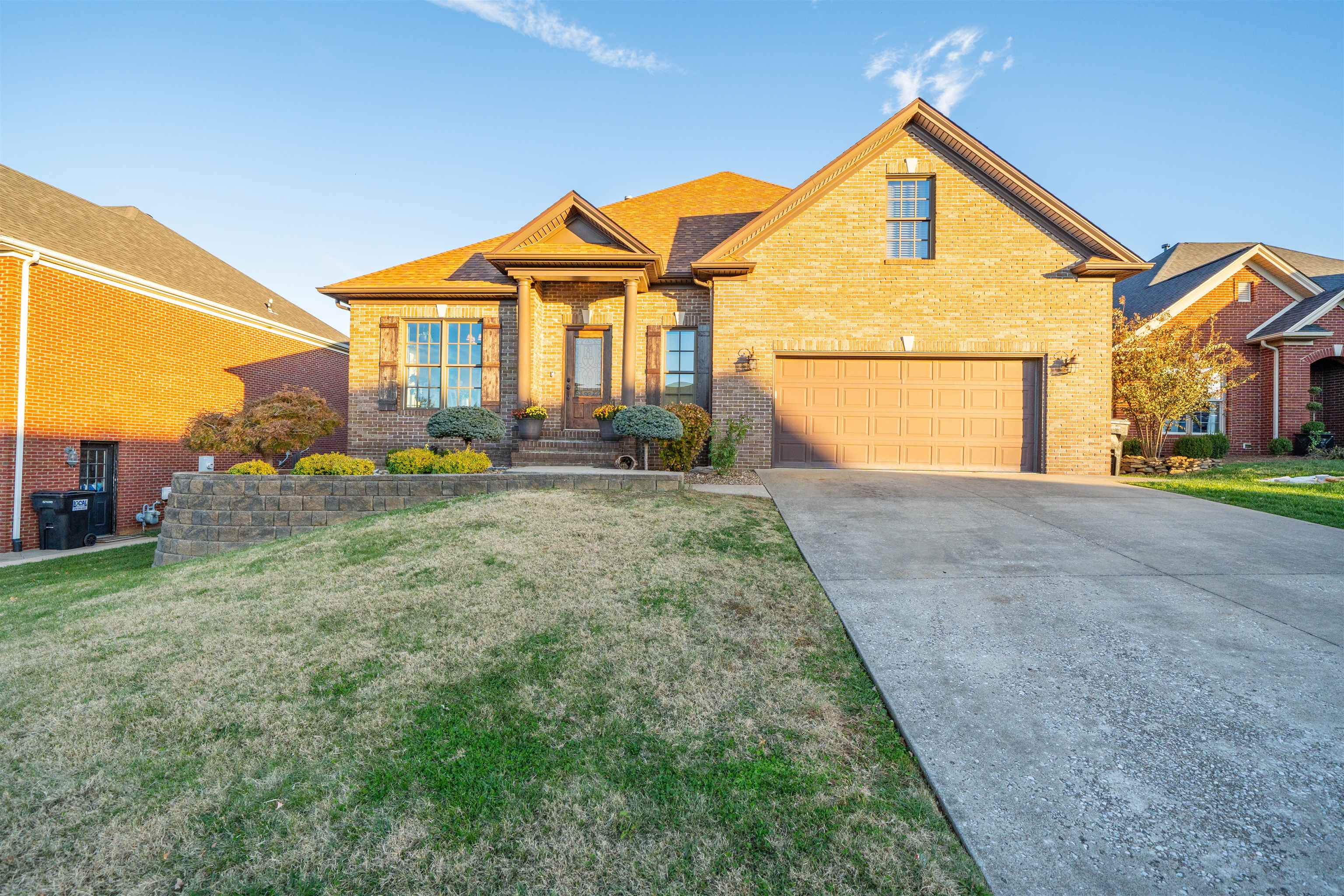 4555 Fountain View Trace, Owensboro, Kentucky 42303, 3 Bedrooms Bedrooms, ,2 BathroomsBathrooms,Single Family Residence,For Sale,Fountain View Trace,93559