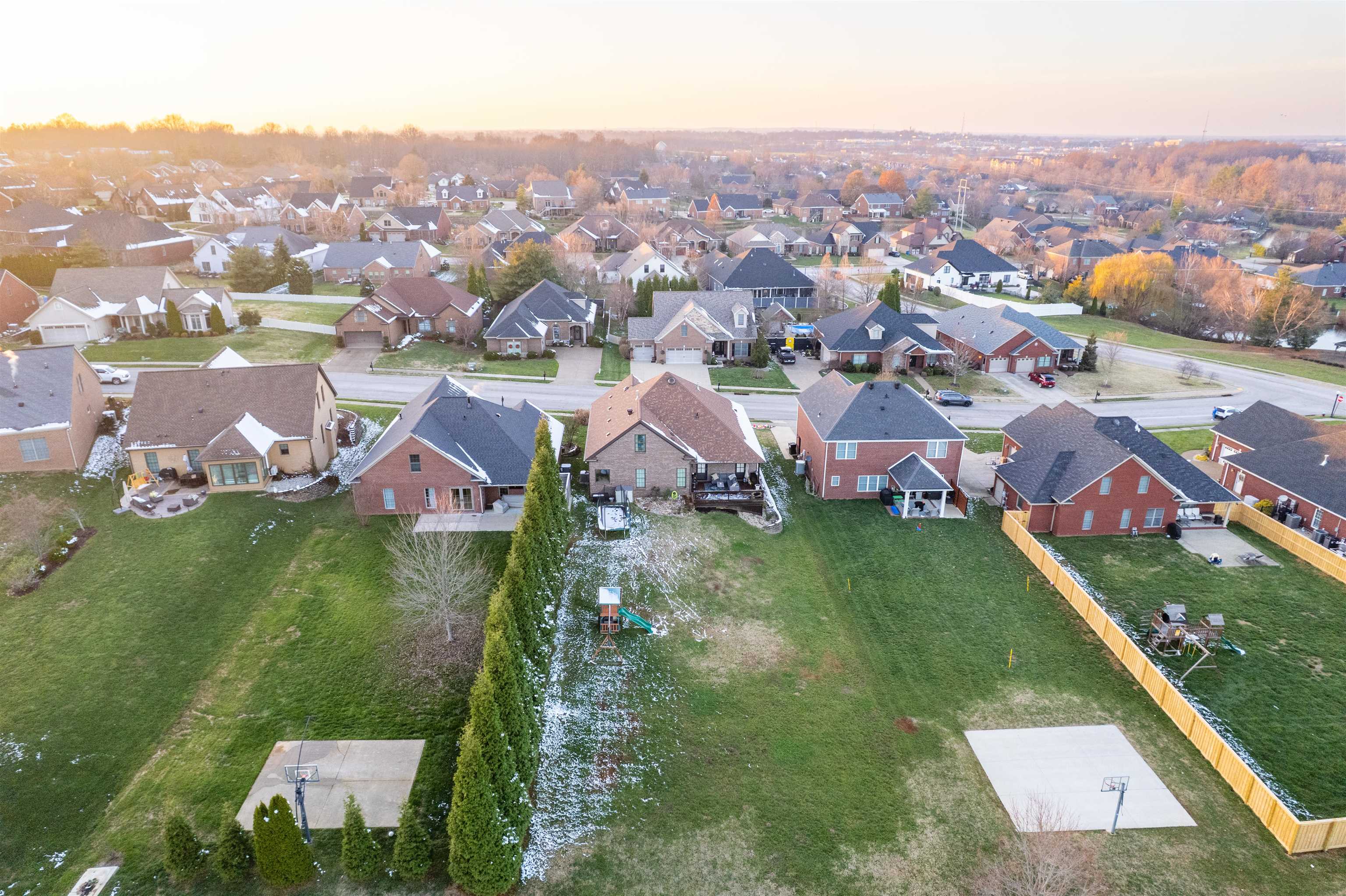 4555 Fountain View Trace, Owensboro, Kentucky 42303, 3 Bedrooms Bedrooms, ,2 BathroomsBathrooms,Single Family Residence,For Sale,Fountain View Trace,93559