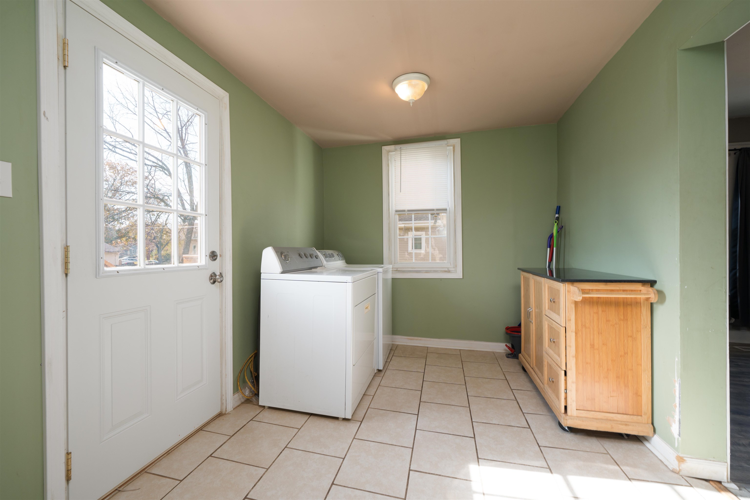 206 E 22nd Street, Owensboro, Kentucky 42303, 2 Bedrooms Bedrooms, ,1 BathroomBathrooms,Single Family Residence,For Sale,E 22nd Street,93560