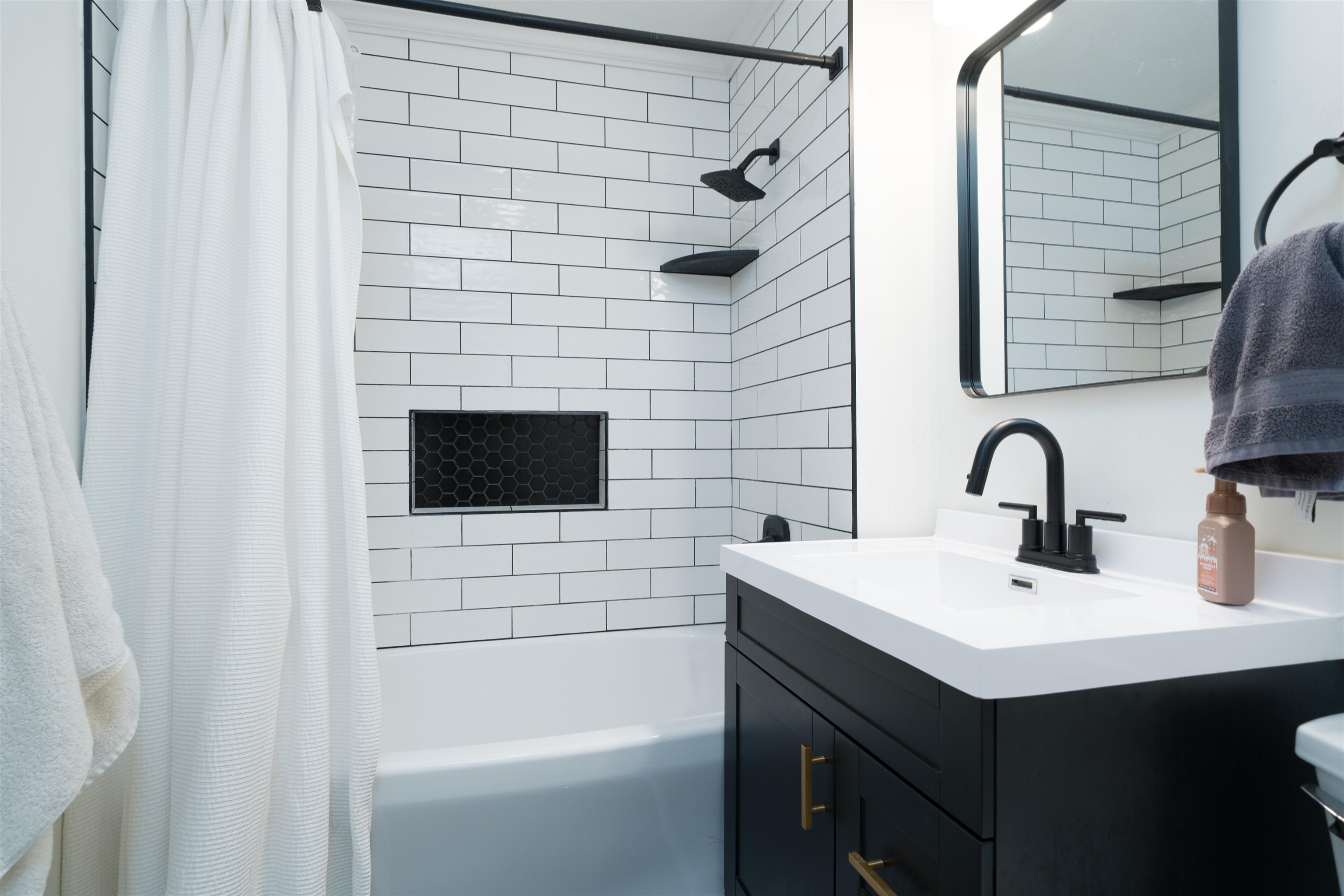 206 E 22nd Street, Owensboro, Kentucky 42303, 2 Bedrooms Bedrooms, ,1 BathroomBathrooms,Single Family Residence,For Sale,E 22nd Street,93560