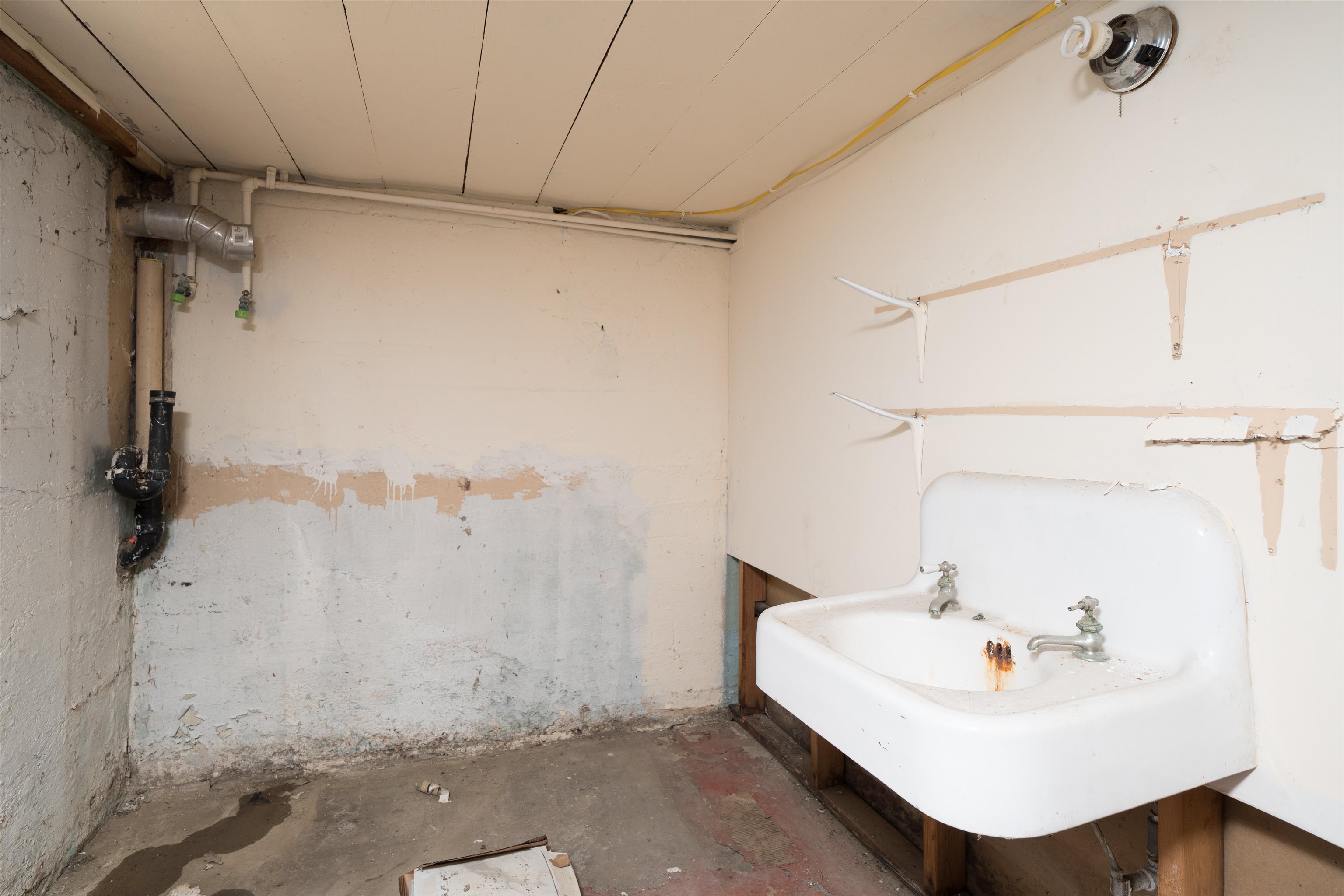 206 E 22nd Street, Owensboro, Kentucky 42303, 2 Bedrooms Bedrooms, ,1 BathroomBathrooms,Single Family Residence,For Sale,E 22nd Street,93560