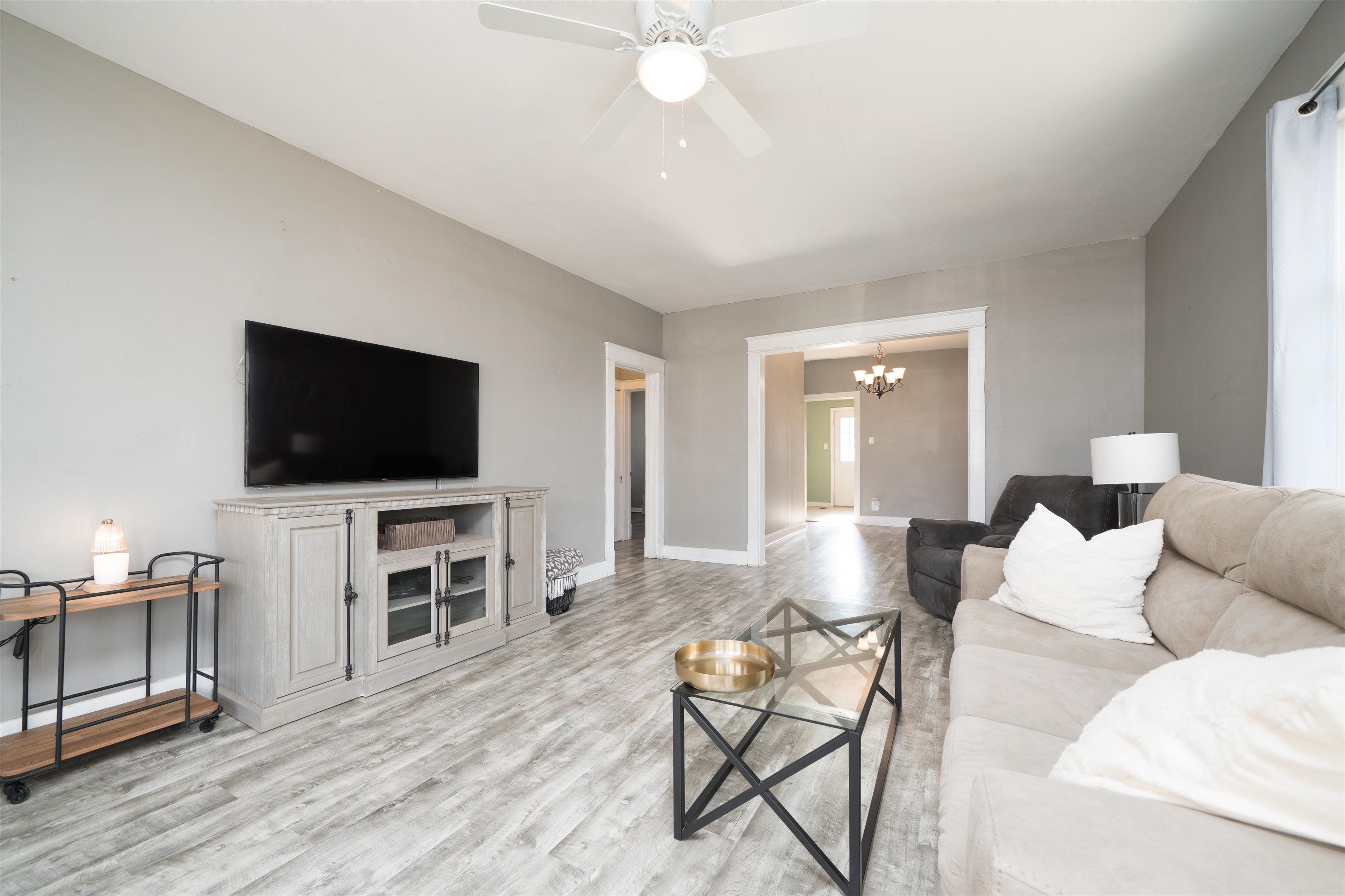 206 E 22nd Street, Owensboro, Kentucky 42303, 2 Bedrooms Bedrooms, ,1 BathroomBathrooms,Single Family Residence,For Sale,E 22nd Street,93560