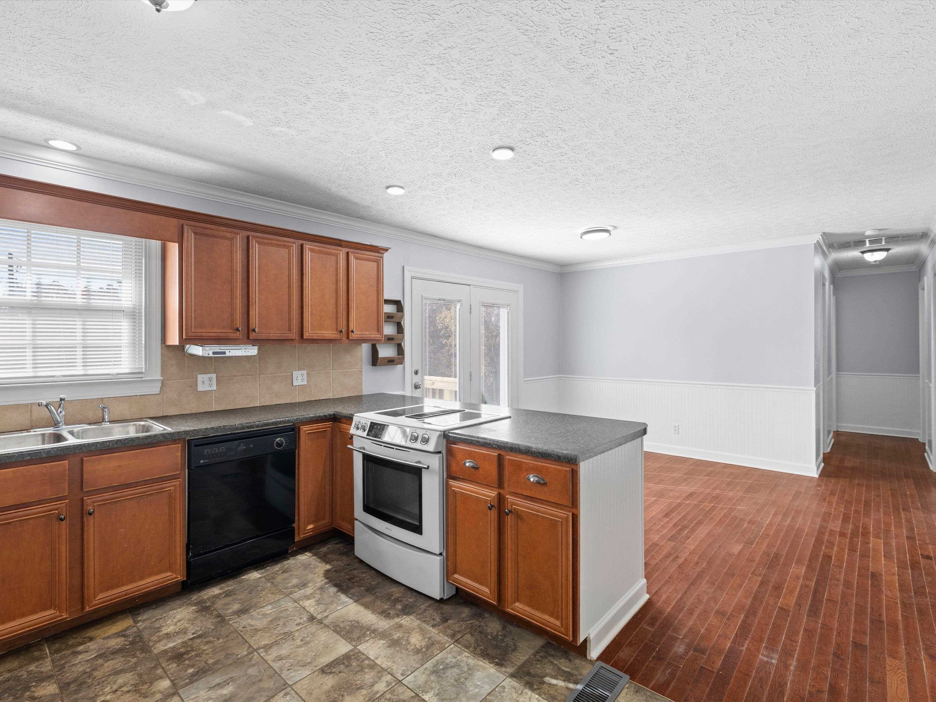 226 Reynolds Dr, Beechmont, Kentucky 42323, 3 Bedrooms Bedrooms, ,1 BathroomBathrooms,Single Family Residence,For Sale,Reynolds Dr,93563