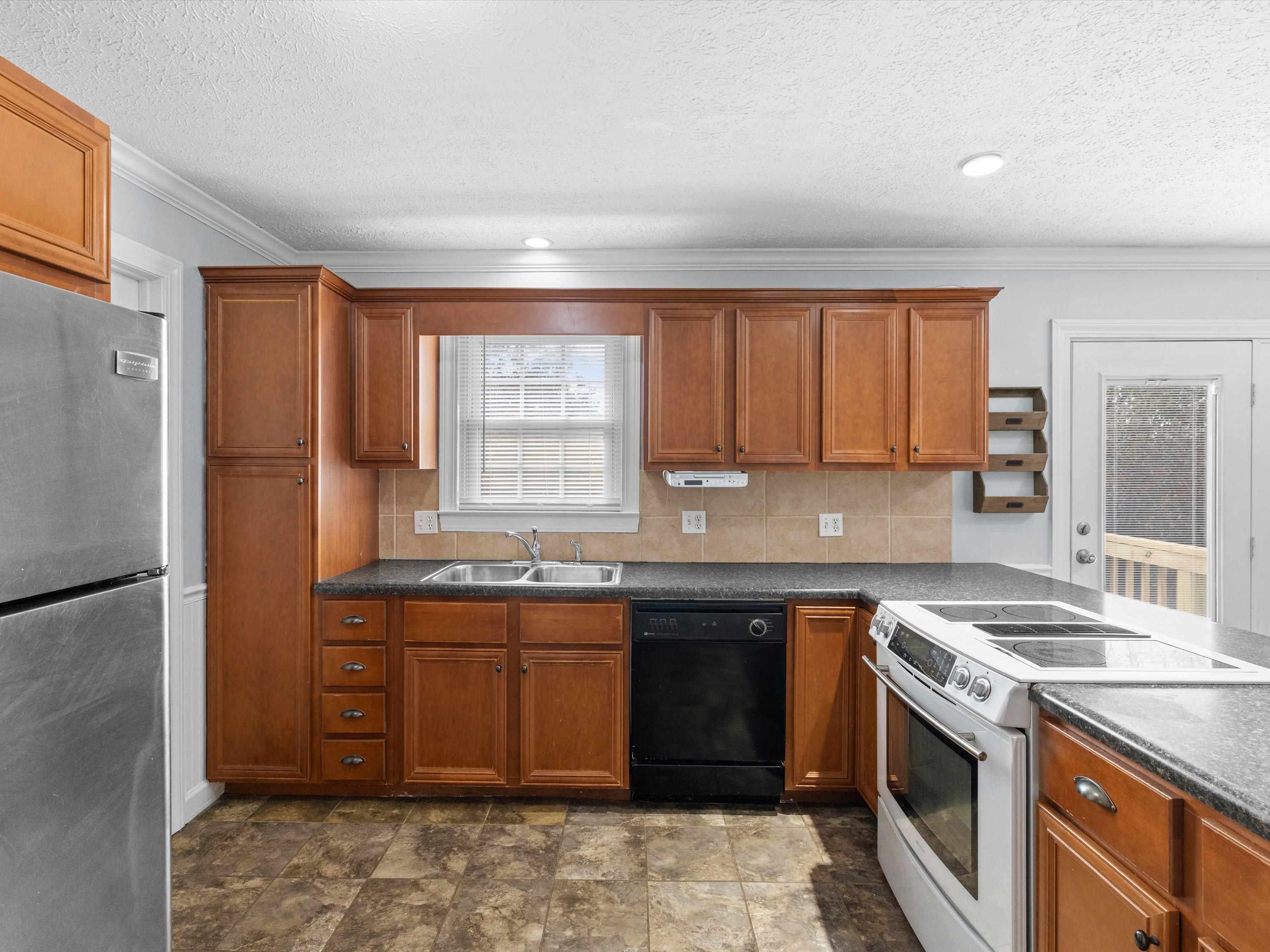 226 Reynolds Dr, Beechmont, Kentucky 42323, 3 Bedrooms Bedrooms, ,1 BathroomBathrooms,Single Family Residence,For Sale,Reynolds Dr,93563