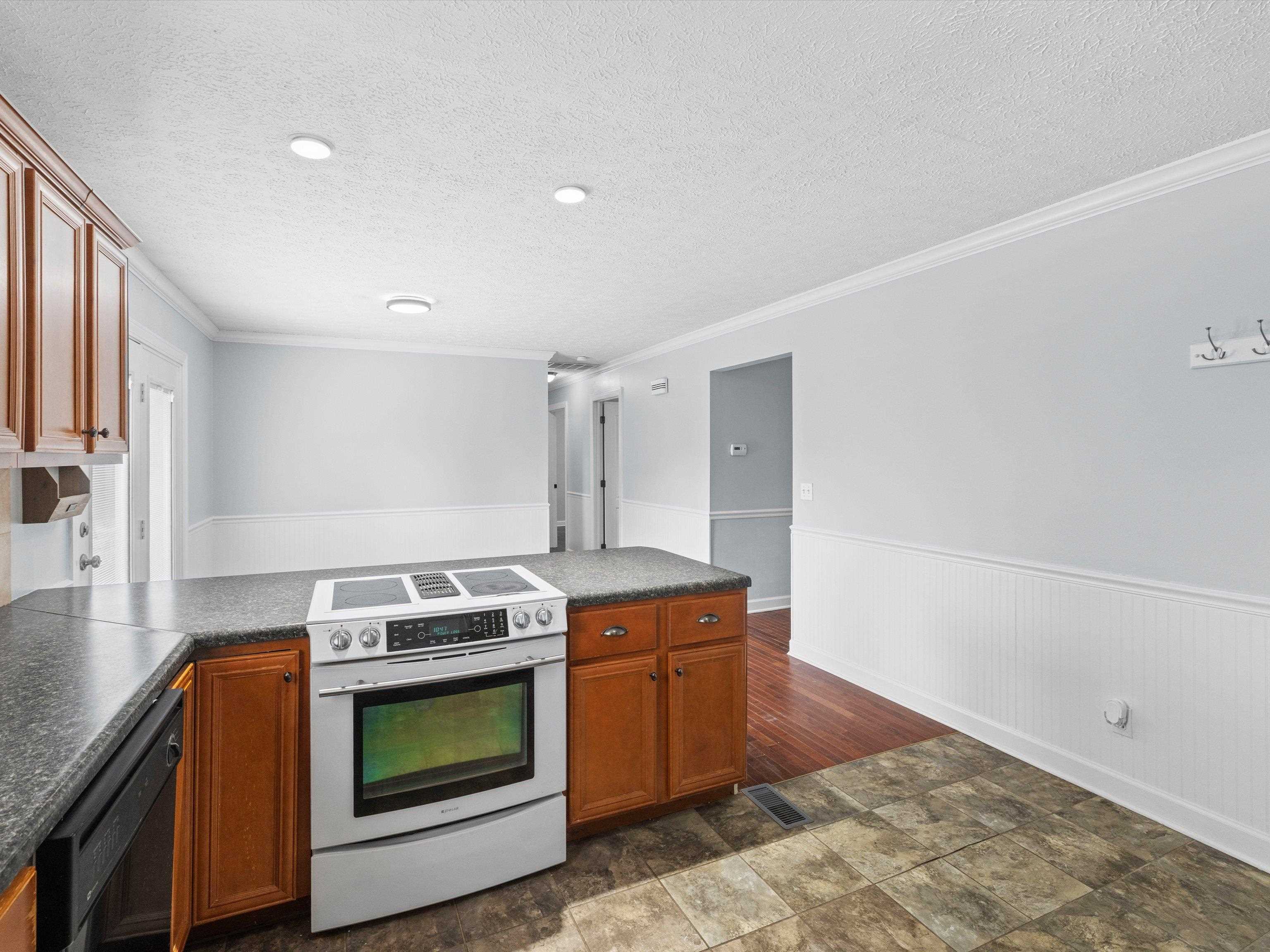 226 Reynolds Dr, Beechmont, Kentucky 42323, 3 Bedrooms Bedrooms, ,1 BathroomBathrooms,Single Family Residence,For Sale,Reynolds Dr,93563