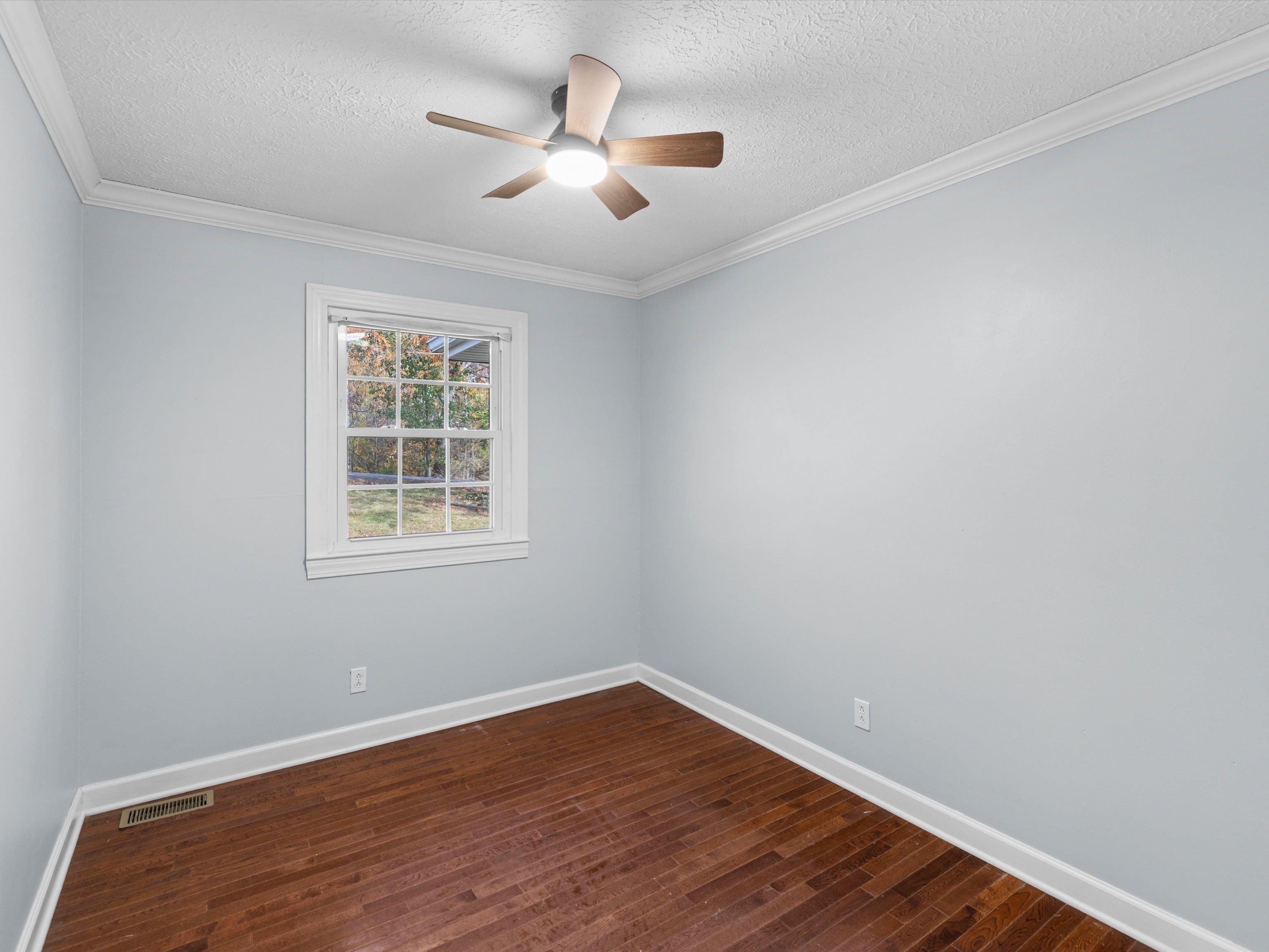 226 Reynolds Dr, Beechmont, Kentucky 42323, 3 Bedrooms Bedrooms, ,1 BathroomBathrooms,Single Family Residence,For Sale,Reynolds Dr,93563