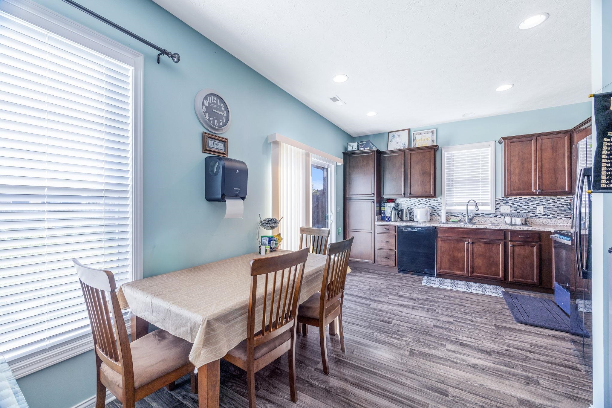 2230 Ottawa, Owensboro, Kentucky 42301-6775, 3 Bedrooms Bedrooms, ,2 BathroomsBathrooms,Single Family Residence,For Sale,Ottawa,93564