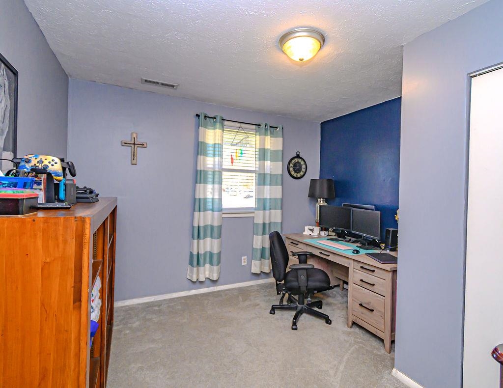 1930 Wyandotte Ave, Owensboro, Kentucky 42301, 3 Bedrooms Bedrooms, ,1 BathroomBathrooms,Single Family Residence,For Sale,Wyandotte Ave,93566