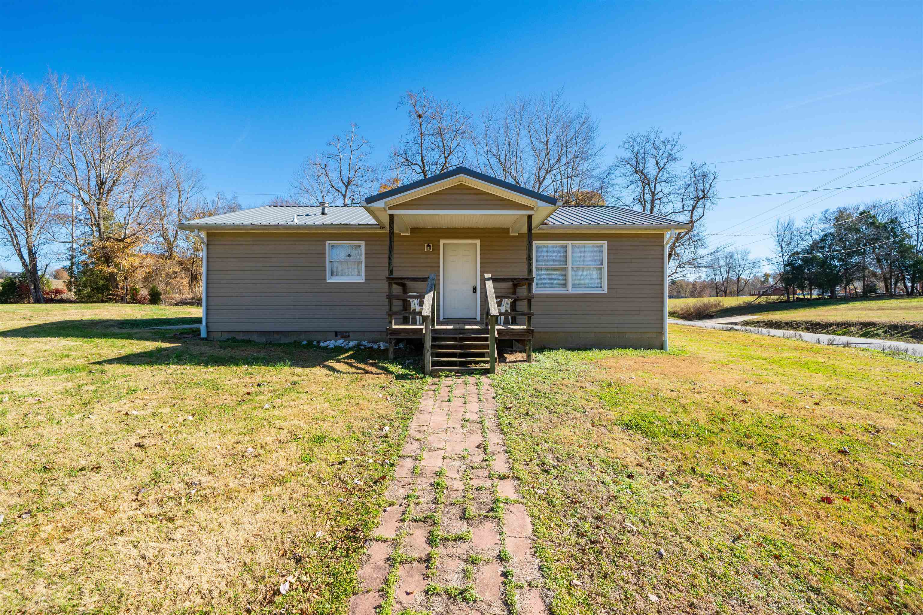 201 East Harmons Ferry Rd, Utica, Kentucky 42376, 2 Bedrooms Bedrooms, ,1 BathroomBathrooms,Single Family Residence,For Sale,East Harmons Ferry Rd,93573