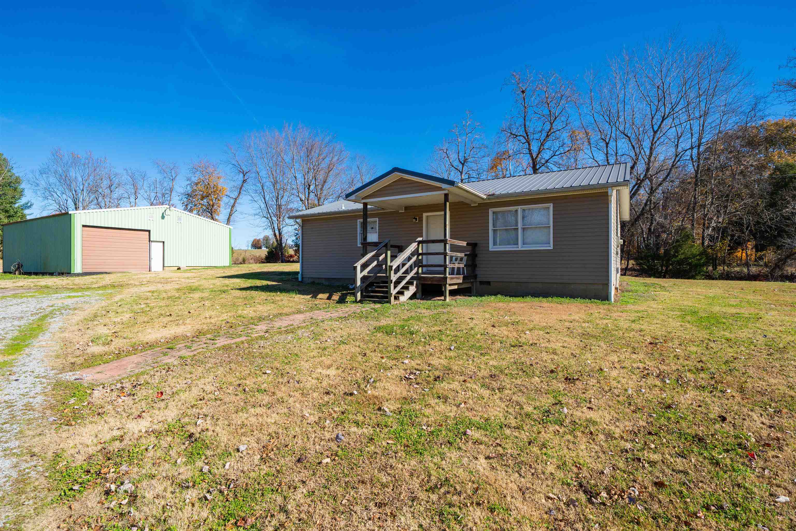 201 East Harmons Ferry Rd, Utica, Kentucky 42376, 2 Bedrooms Bedrooms, ,1 BathroomBathrooms,Single Family Residence,For Sale,East Harmons Ferry Rd,93573