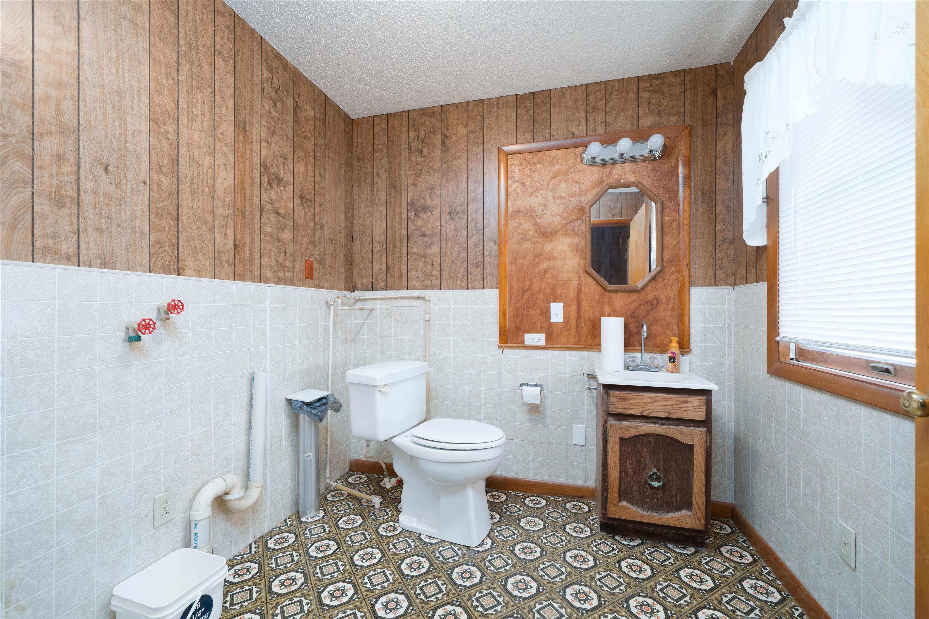 201 East Harmons Ferry Rd, Utica, Kentucky 42376, 2 Bedrooms Bedrooms, ,1 BathroomBathrooms,Single Family Residence,For Sale,East Harmons Ferry Rd,93573