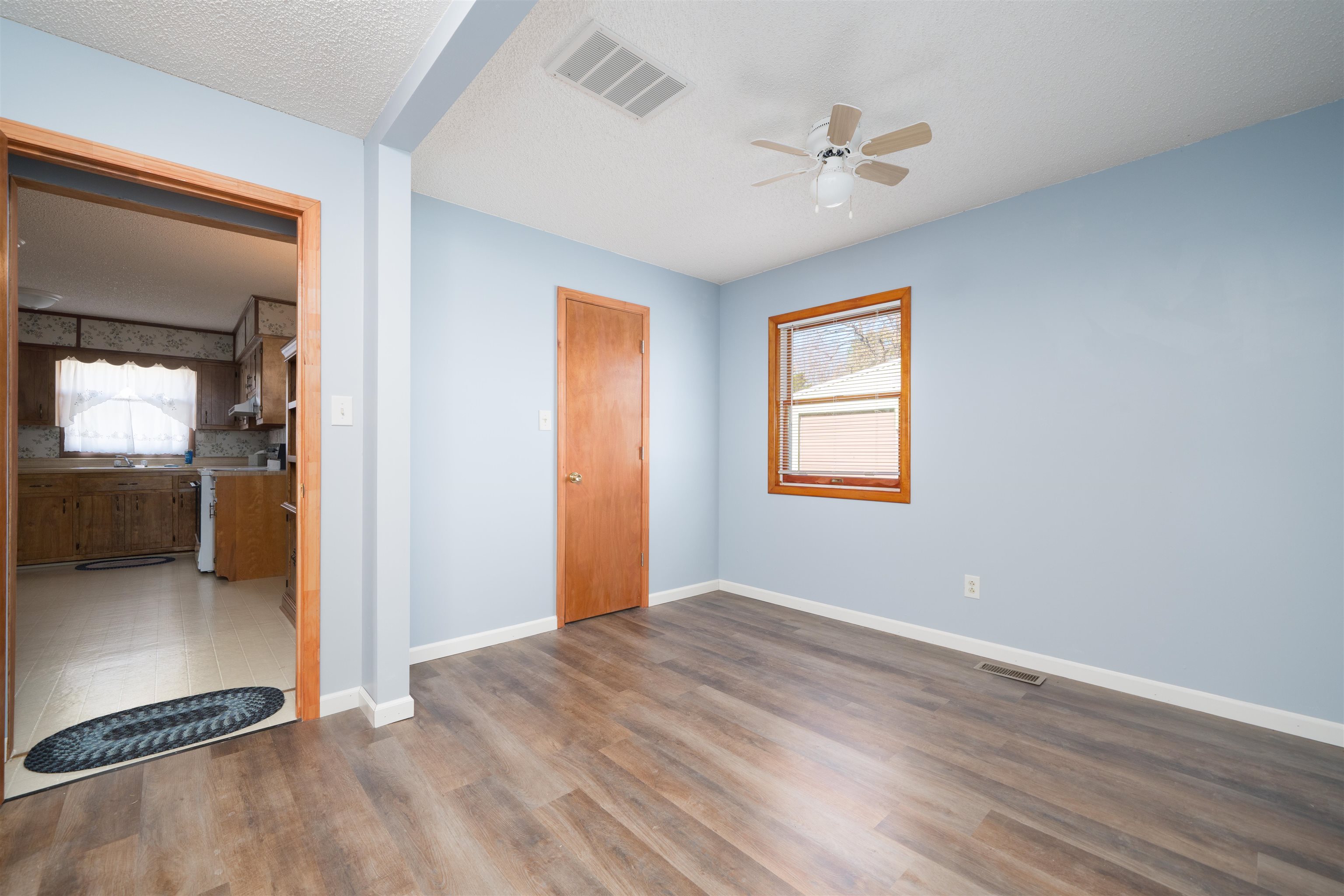 201 East Harmons Ferry Rd, Utica, Kentucky 42376, 2 Bedrooms Bedrooms, ,1 BathroomBathrooms,Single Family Residence,For Sale,East Harmons Ferry Rd,93573