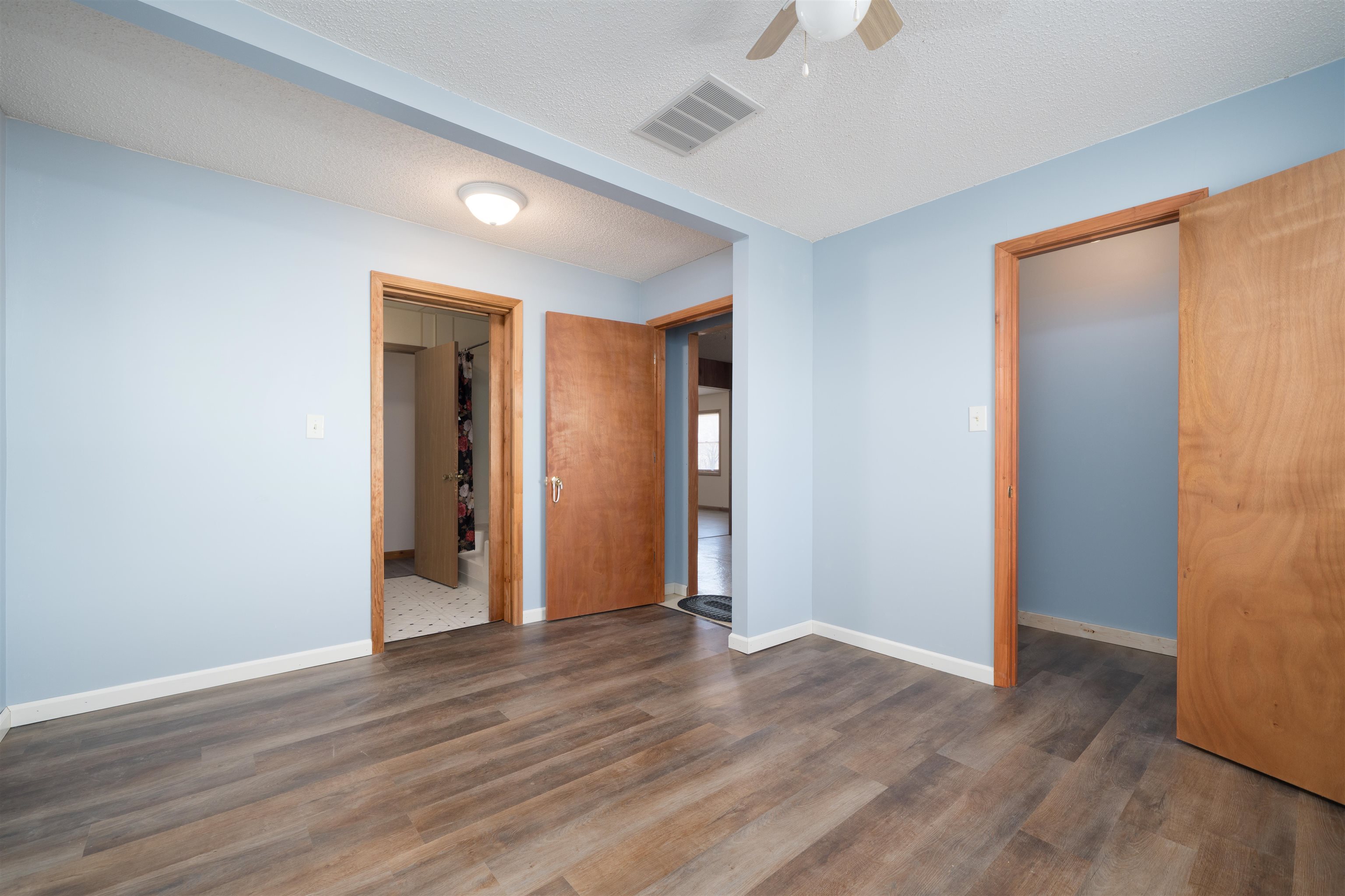 201 East Harmons Ferry Rd, Utica, Kentucky 42376, 2 Bedrooms Bedrooms, ,1 BathroomBathrooms,Single Family Residence,For Sale,East Harmons Ferry Rd,93573