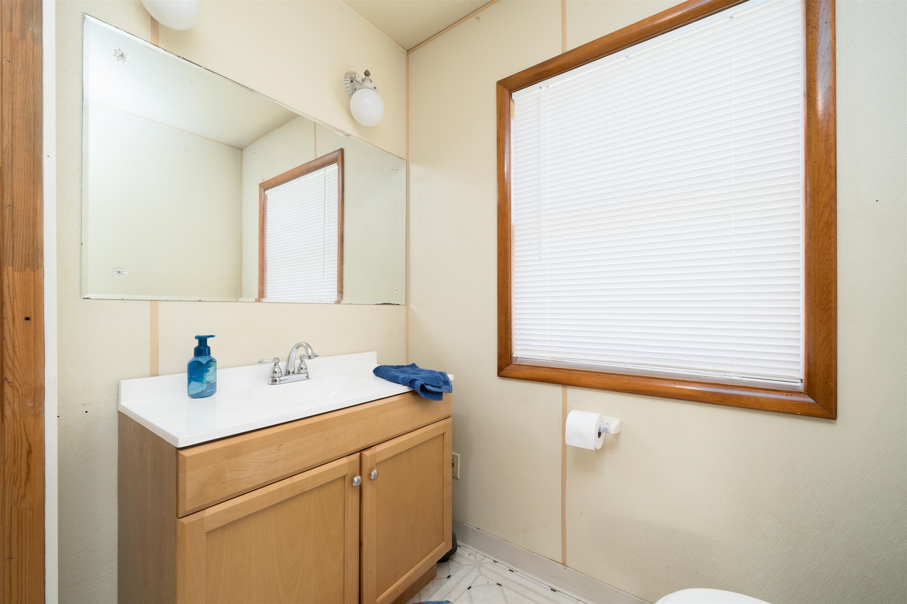 201 East Harmons Ferry Rd, Utica, Kentucky 42376, 2 Bedrooms Bedrooms, ,1 BathroomBathrooms,Single Family Residence,For Sale,East Harmons Ferry Rd,93573