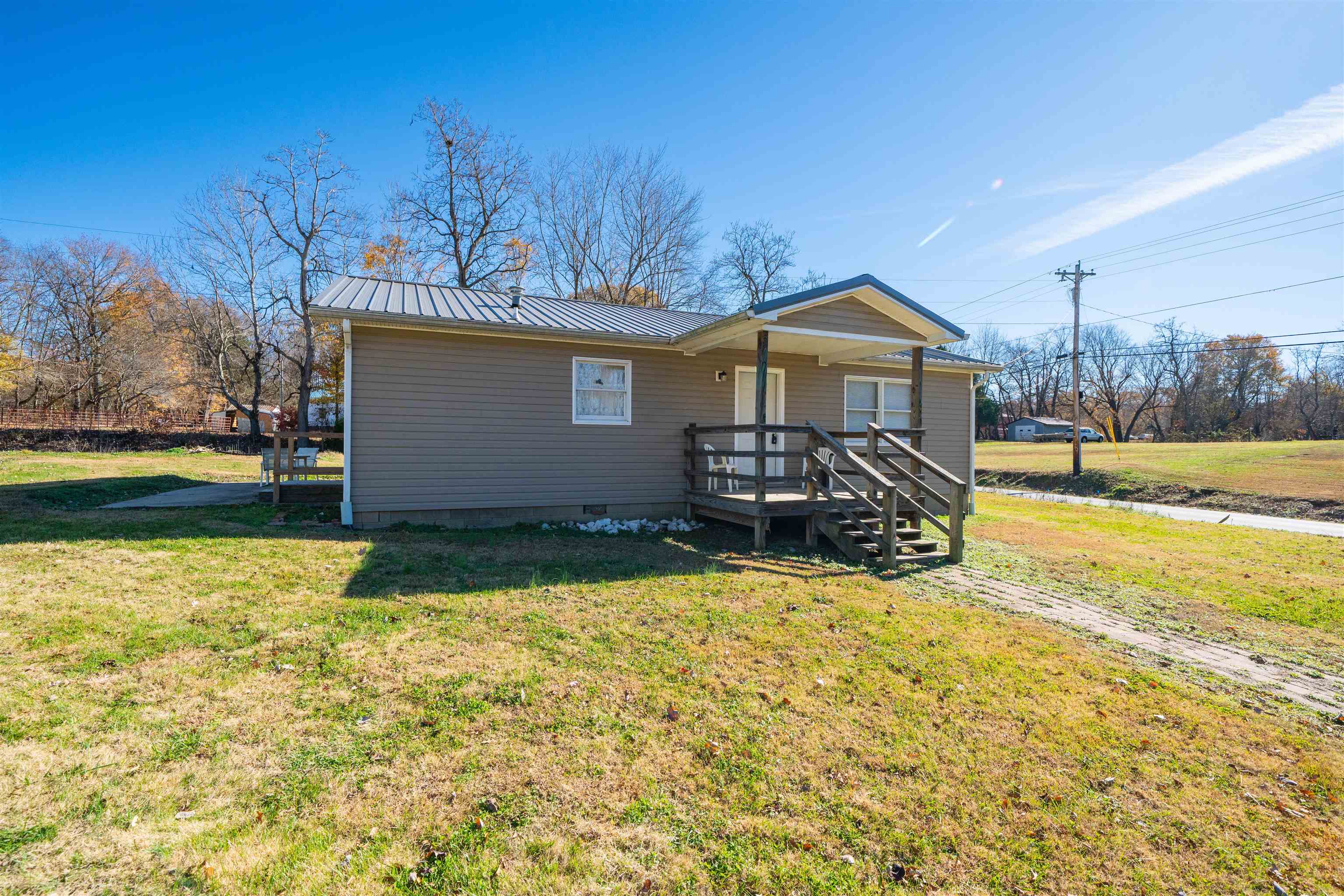 201 East Harmons Ferry Rd, Utica, Kentucky 42376, 2 Bedrooms Bedrooms, ,1 BathroomBathrooms,Single Family Residence,For Sale,East Harmons Ferry Rd,93573