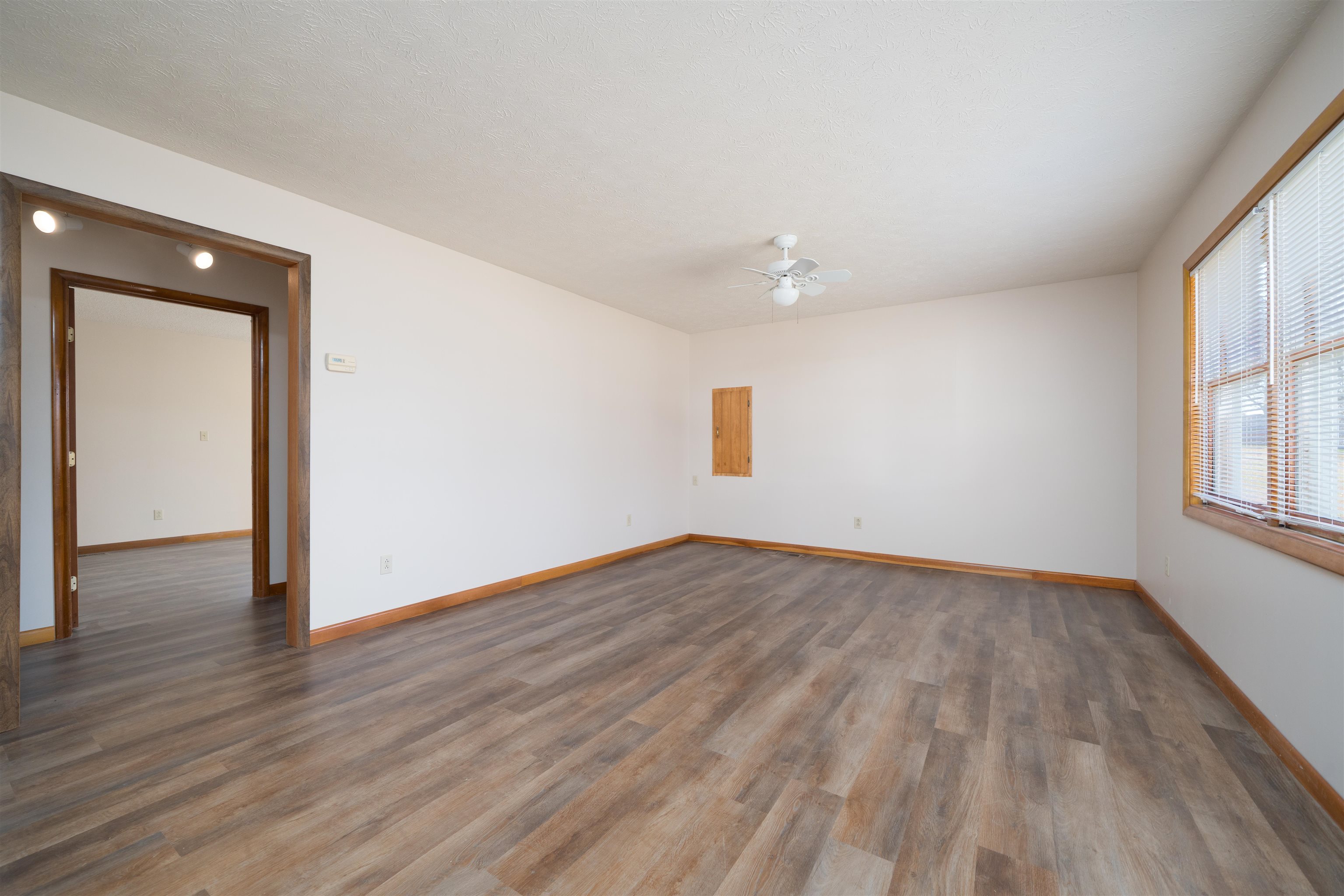 201 East Harmons Ferry Rd, Utica, Kentucky 42376, 2 Bedrooms Bedrooms, ,1 BathroomBathrooms,Single Family Residence,For Sale,East Harmons Ferry Rd,93573