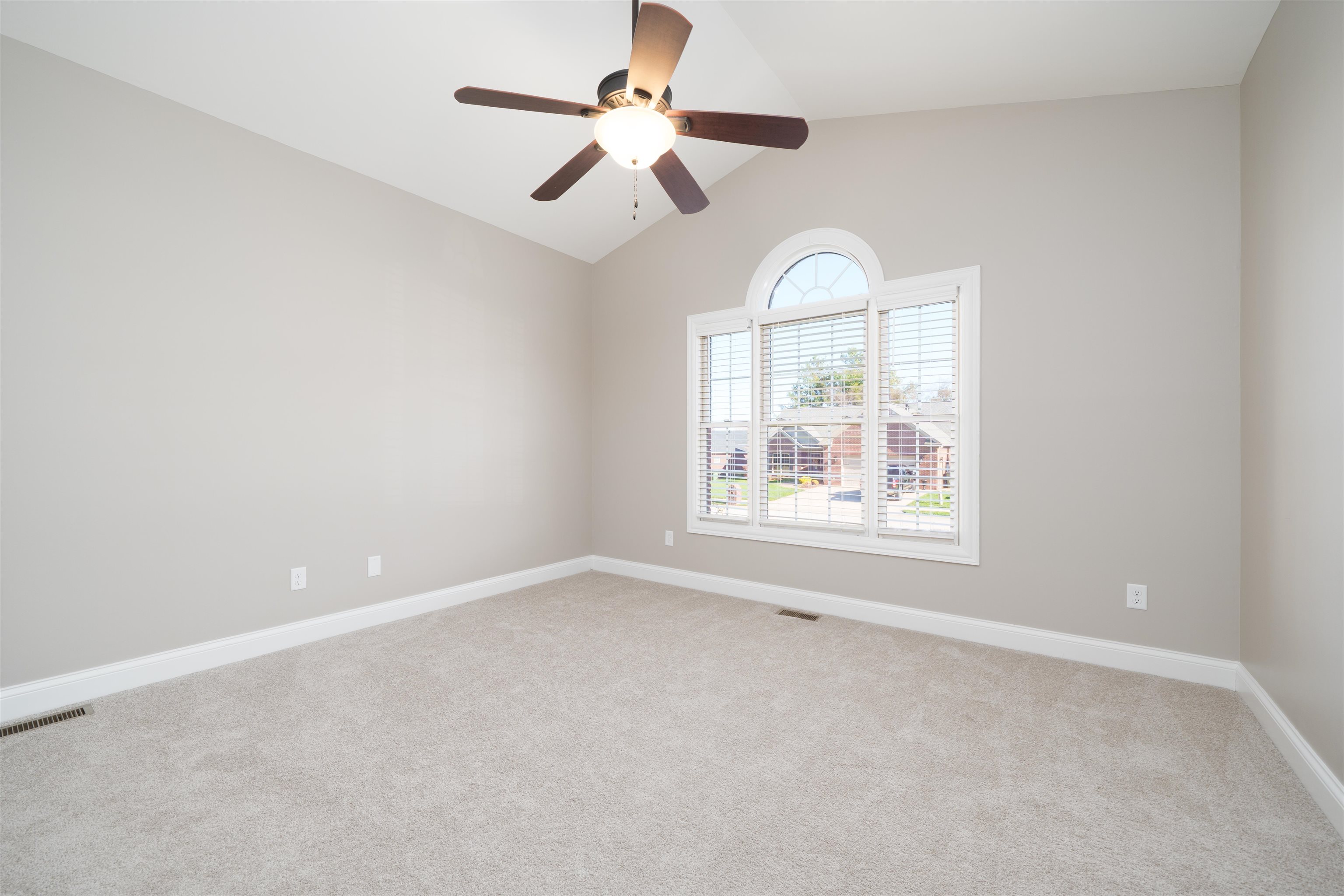 4302 Saddlebrooke Trail, Owensboro, Kentucky 42303, 3 Bedrooms Bedrooms, ,2 BathroomsBathrooms,Single Family Residence,For Sale,Saddlebrooke Trail,93575