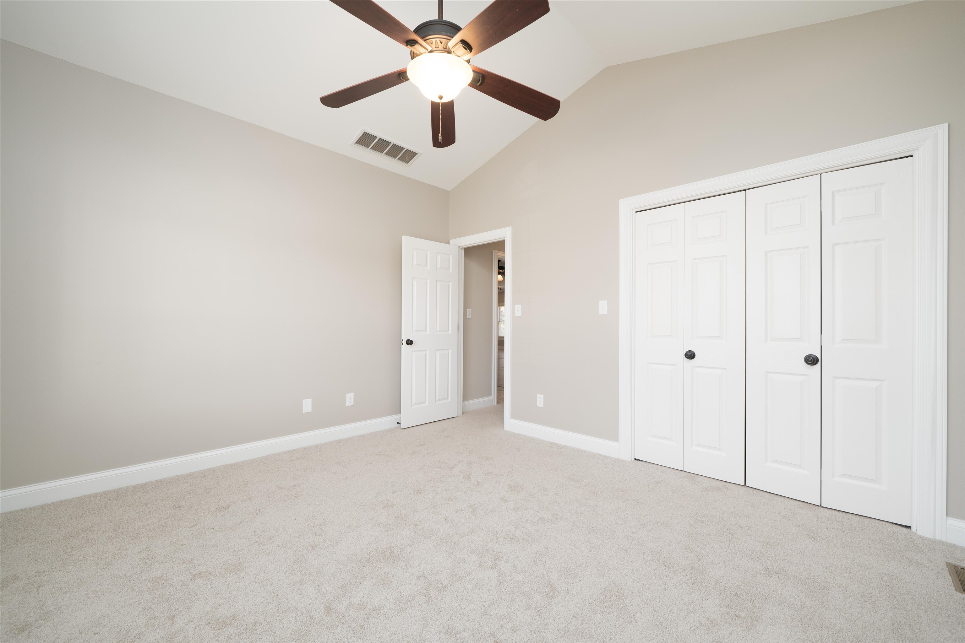 4302 Saddlebrooke Trail, Owensboro, Kentucky 42303, 3 Bedrooms Bedrooms, ,2 BathroomsBathrooms,Single Family Residence,For Sale,Saddlebrooke Trail,93575