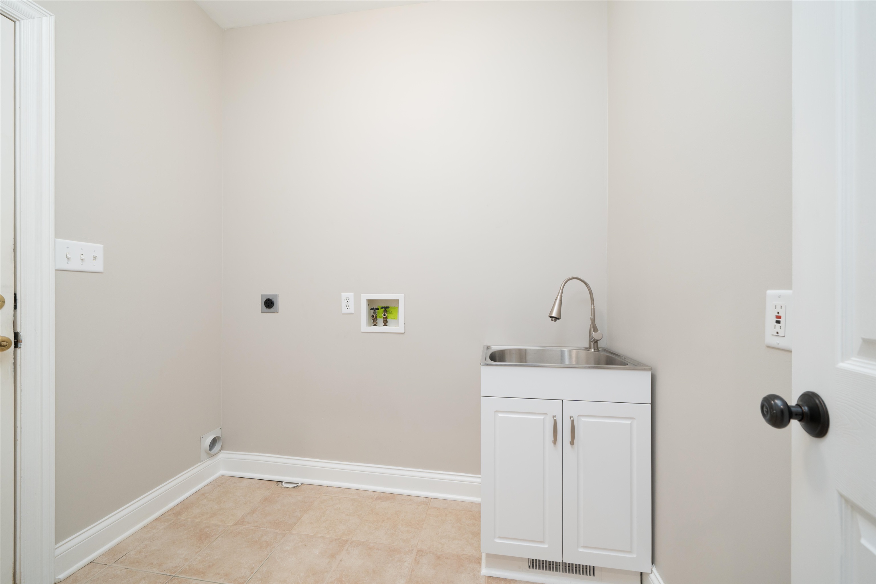 4302 Saddlebrooke Trail, Owensboro, Kentucky 42303, 3 Bedrooms Bedrooms, ,2 BathroomsBathrooms,Single Family Residence,For Sale,Saddlebrooke Trail,93575