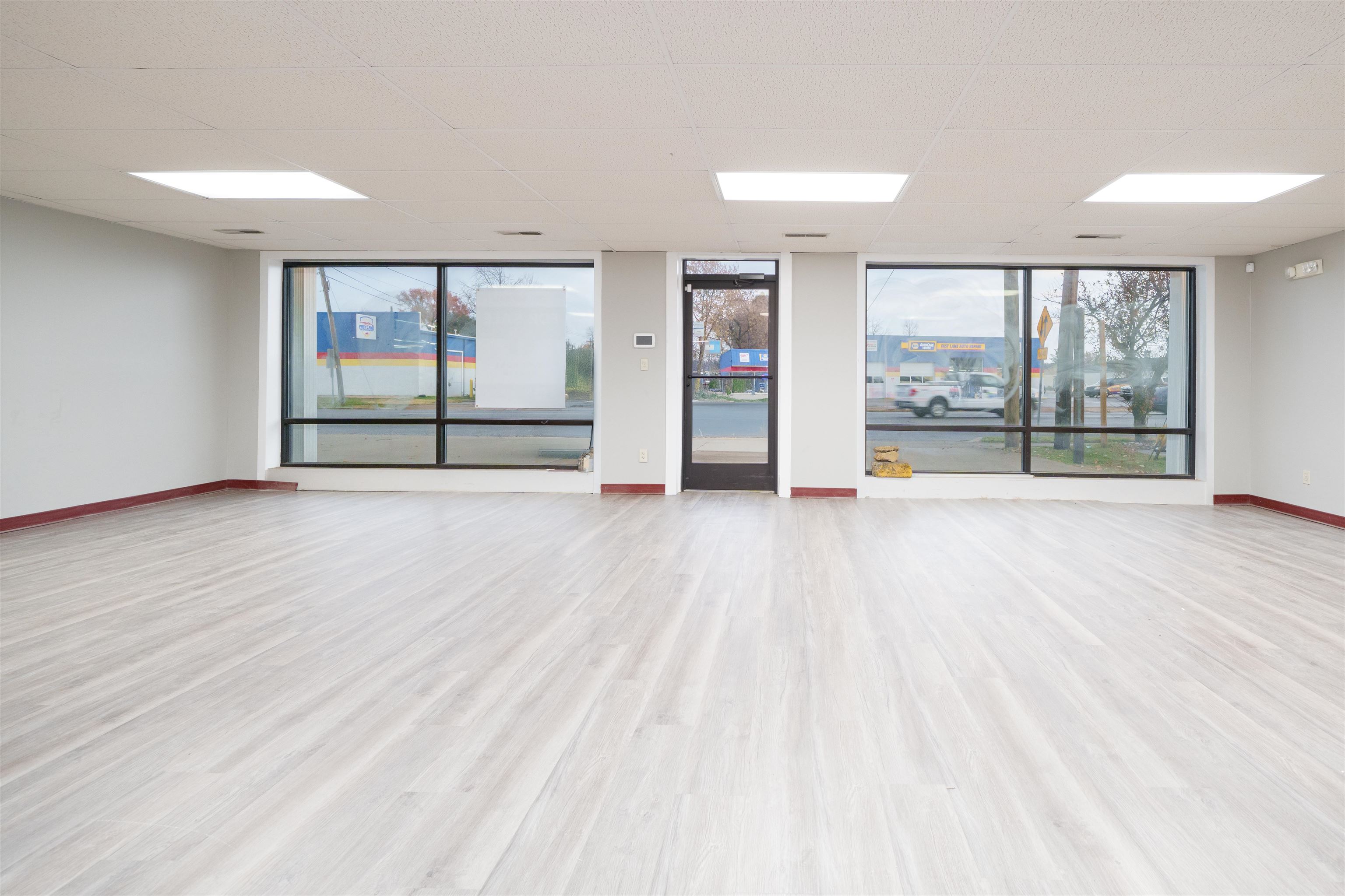 2106 Triplett St, Owensboro, Kentucky 42303, ,Retail,For Sale,Triplett St,93580