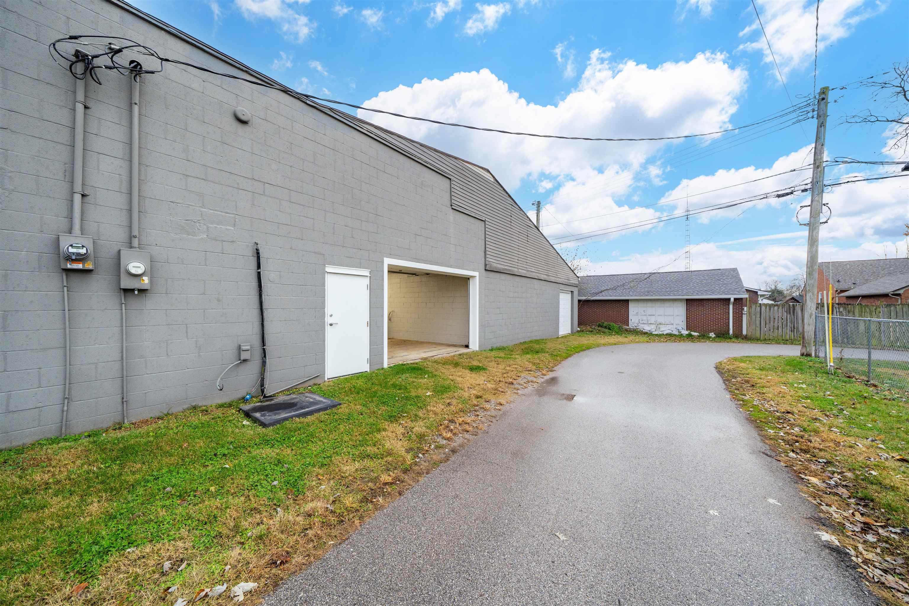 2106 Triplett St, Owensboro, Kentucky 42303, ,Retail,For Sale,Triplett St,93580