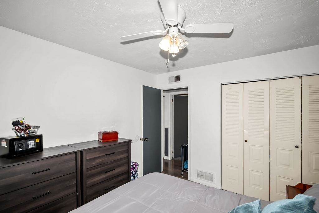 2807 Wayside Drive West, Owensboro, Kentucky 42301, 4 Bedrooms Bedrooms, ,1 BathroomBathrooms,Single Family Residence,For Sale,Wayside Drive West,93582