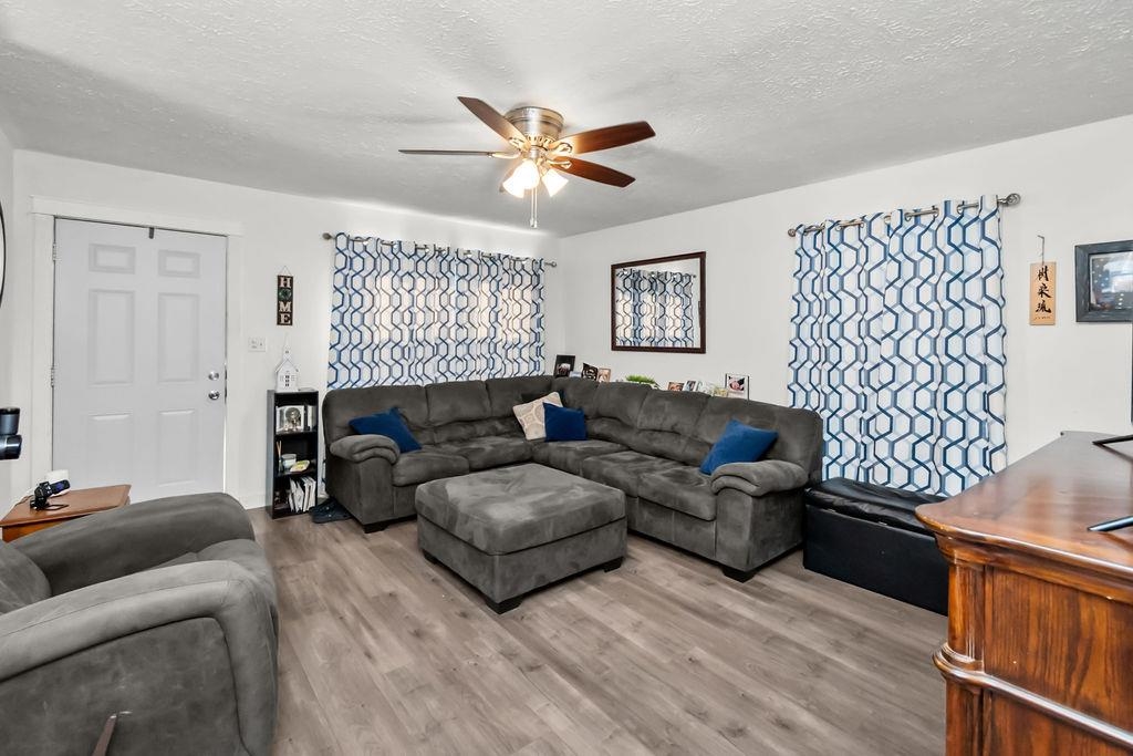 2807 Wayside Drive West, Owensboro, Kentucky 42301, 4 Bedrooms Bedrooms, ,1 BathroomBathrooms,Single Family Residence,For Sale,Wayside Drive West,93582