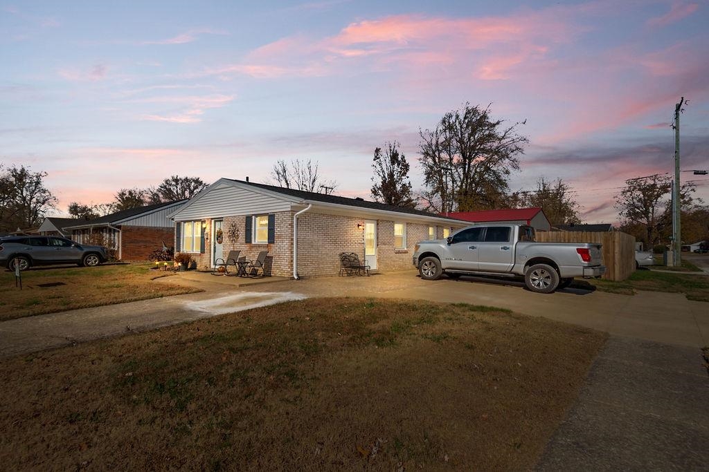 2807 Wayside Drive West, Owensboro, Kentucky 42301, 4 Bedrooms Bedrooms, ,1 BathroomBathrooms,Single Family Residence,For Sale,Wayside Drive West,93582