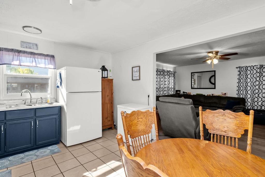 2807 Wayside Drive West, Owensboro, Kentucky 42301, 4 Bedrooms Bedrooms, ,1 BathroomBathrooms,Single Family Residence,For Sale,Wayside Drive West,93582