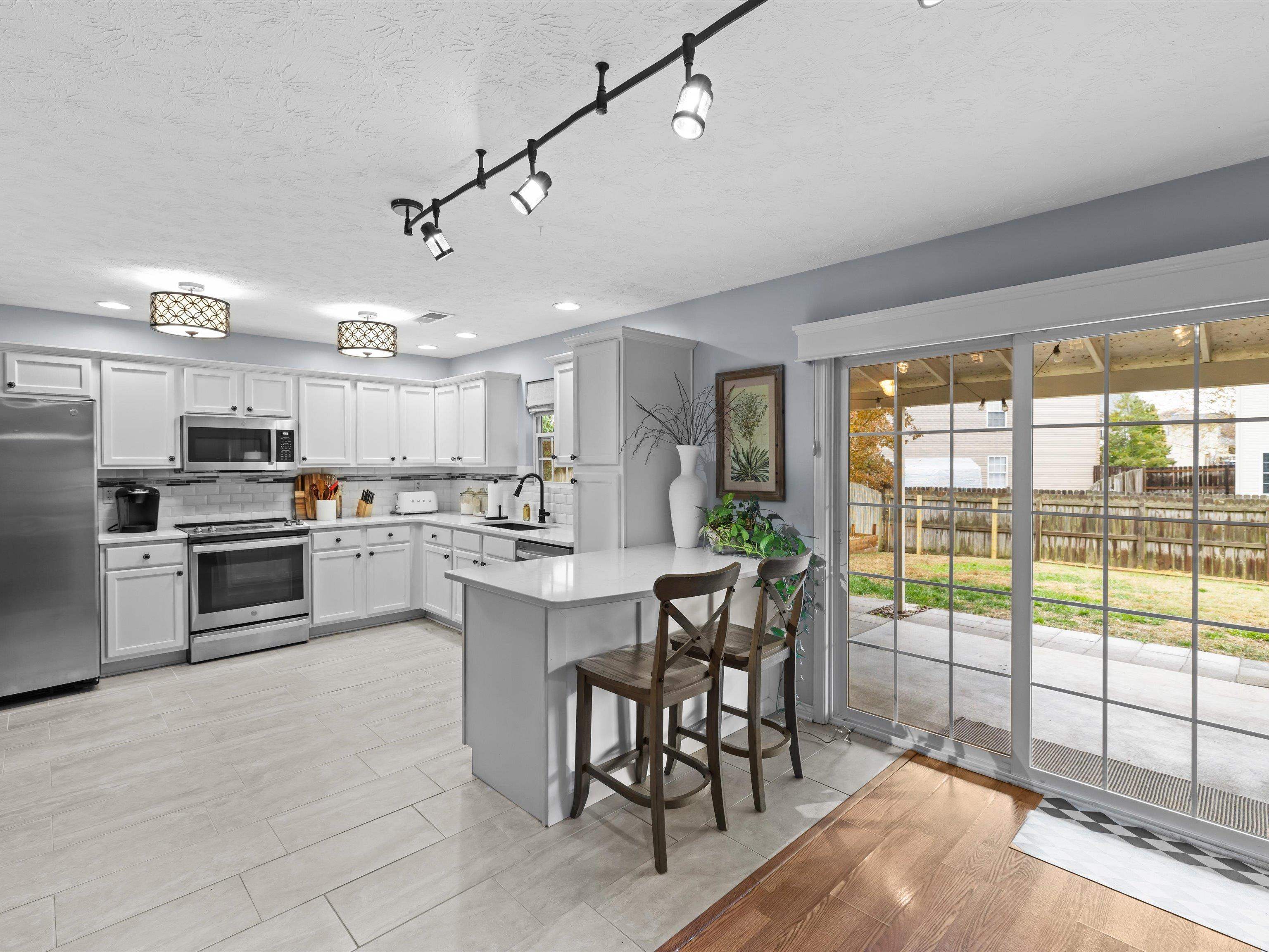 2207 Summer Walk, Owensboro, Kentucky 42303, 4 Bedrooms Bedrooms, ,2 BathroomsBathrooms,Single Family Residence,For Sale,Summer Walk,93583