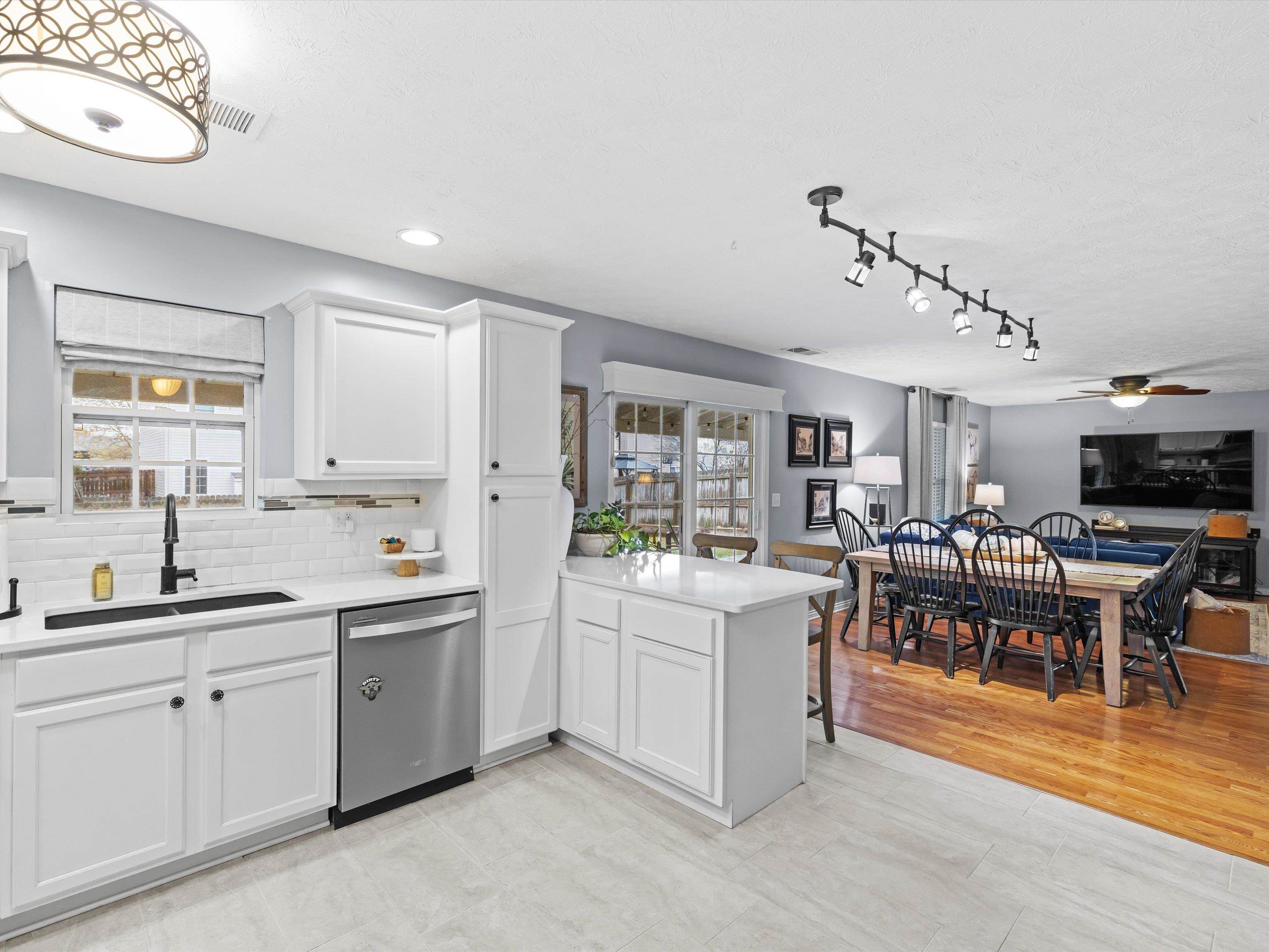 2207 Summer Walk, Owensboro, Kentucky 42303, 4 Bedrooms Bedrooms, ,2 BathroomsBathrooms,Single Family Residence,For Sale,Summer Walk,93583