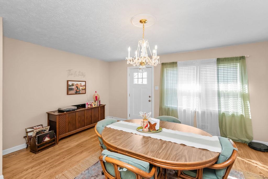 9935 Sauer Lane, Stanley, Kentucky 42301, 3 Bedrooms Bedrooms, ,2 BathroomsBathrooms,Single Family Residence,For Sale,Sauer Lane,93588