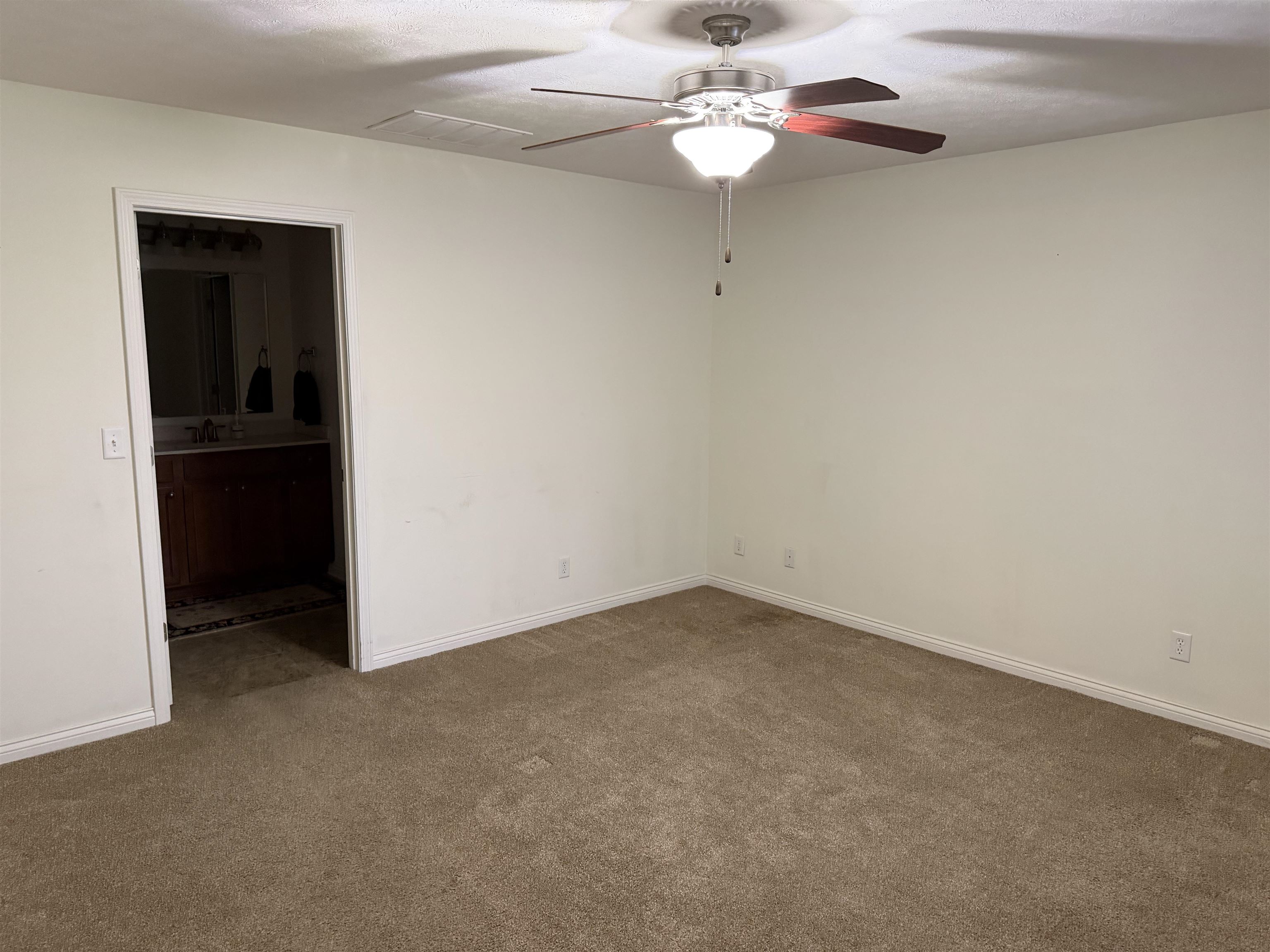 3950 Brookside Ct, Owensboro, Kentucky 42303, 3 Bedrooms Bedrooms, ,2 BathroomsBathrooms,Single Family Residence,For Sale,Brookside Ct,93589