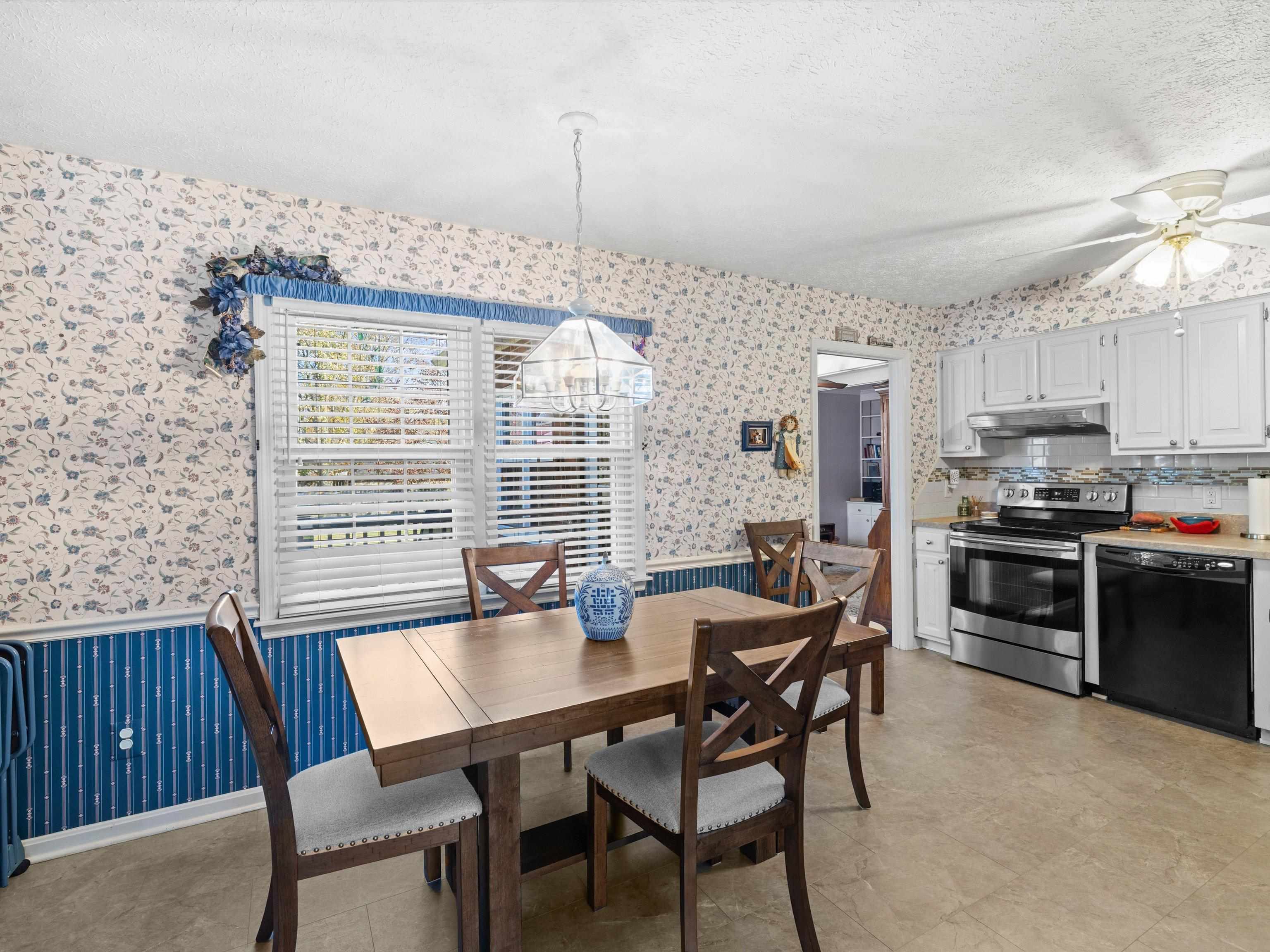 4001 Greenfield Lane, Owensboro, Kentucky 42301, 3 Bedrooms Bedrooms, ,1 BathroomBathrooms,Single Family Residence,For Sale,Greenfield Lane,93590