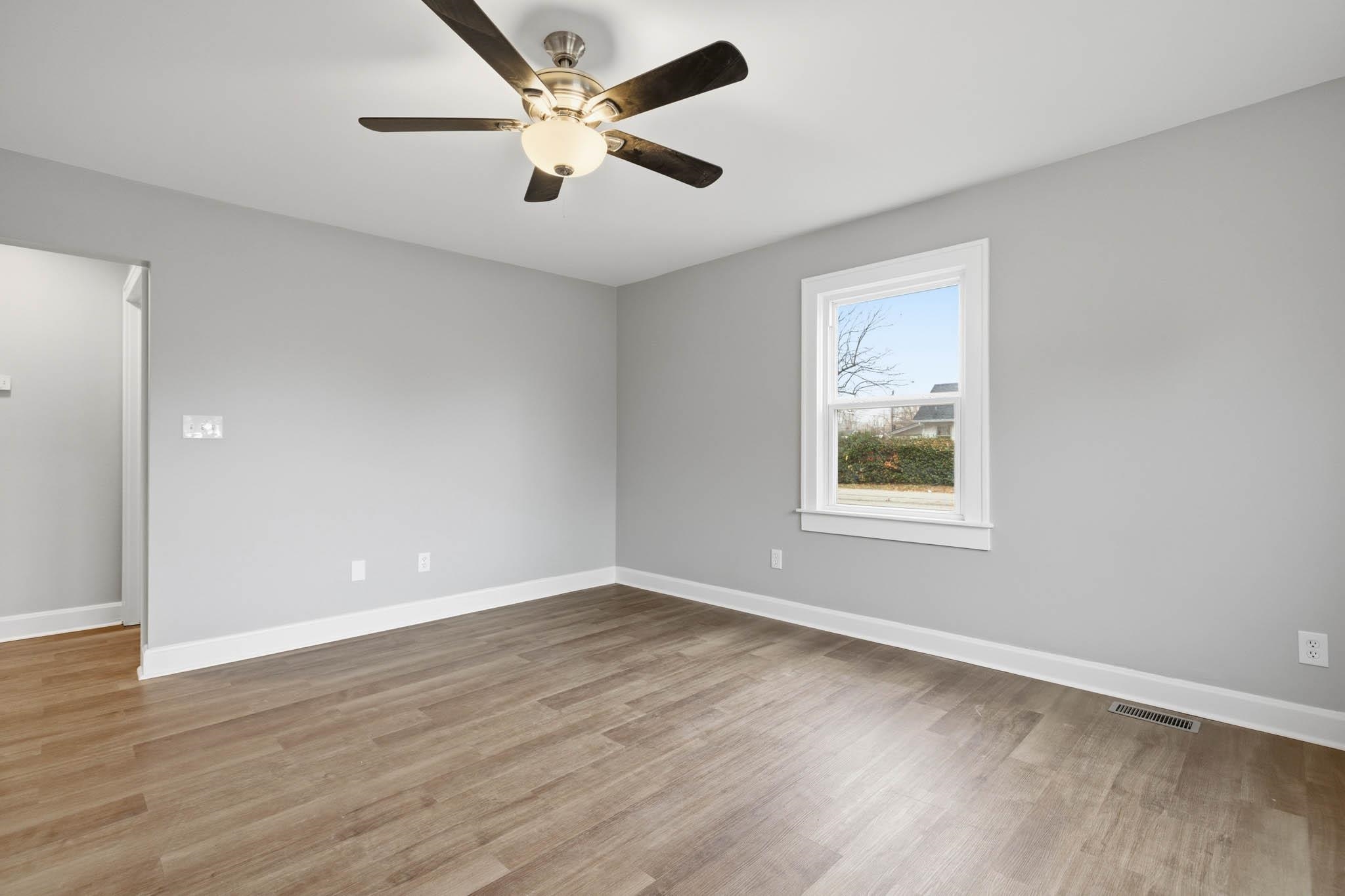 1100 Locust, Owensboro, Kentucky 42301, 2 Bedrooms Bedrooms, ,1 BathroomBathrooms,Single Family Residence,For Sale,Locust,93594