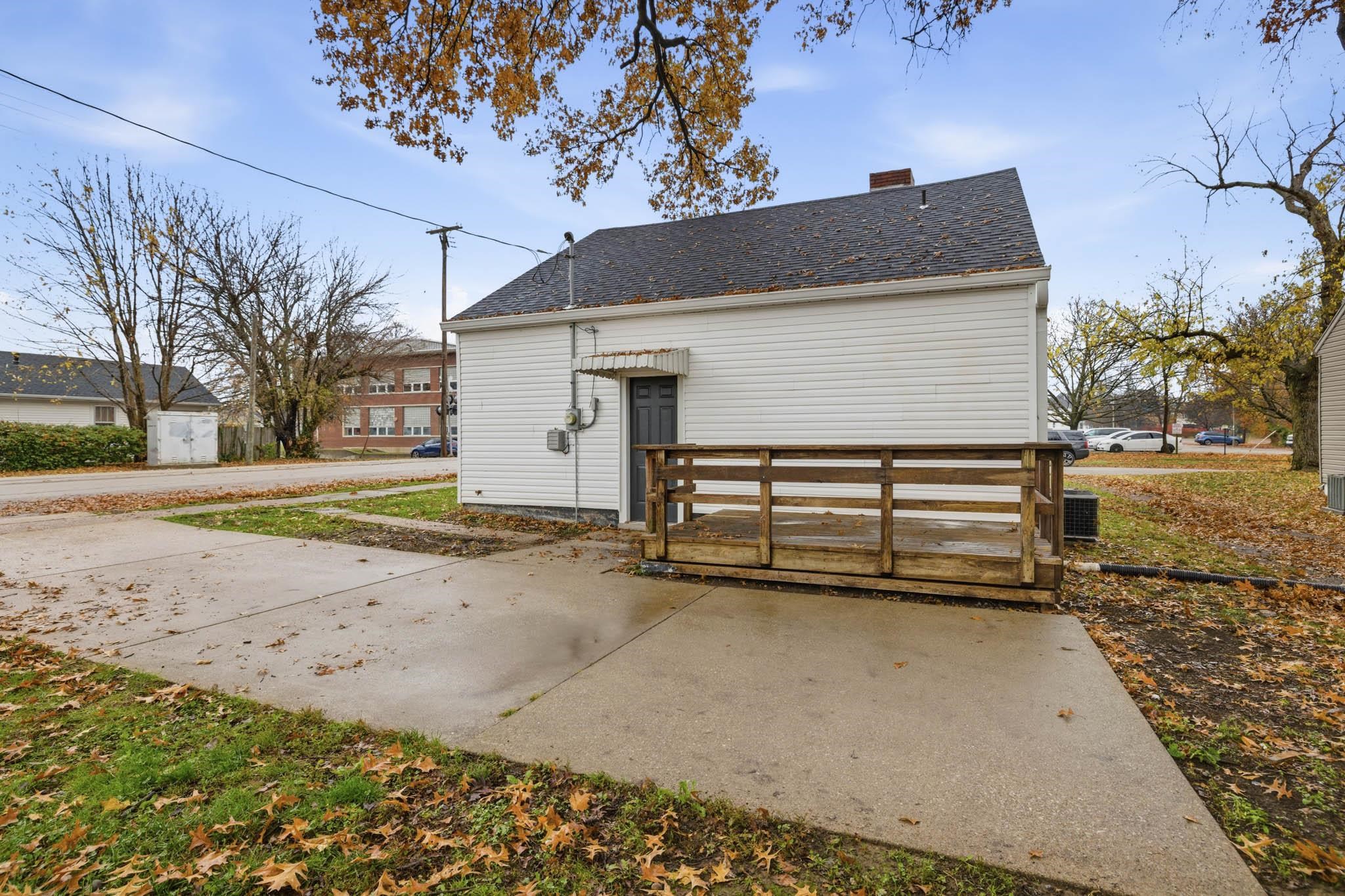 1100 Locust, Owensboro, Kentucky 42301, 2 Bedrooms Bedrooms, ,1 BathroomBathrooms,Single Family Residence,For Sale,Locust,93594