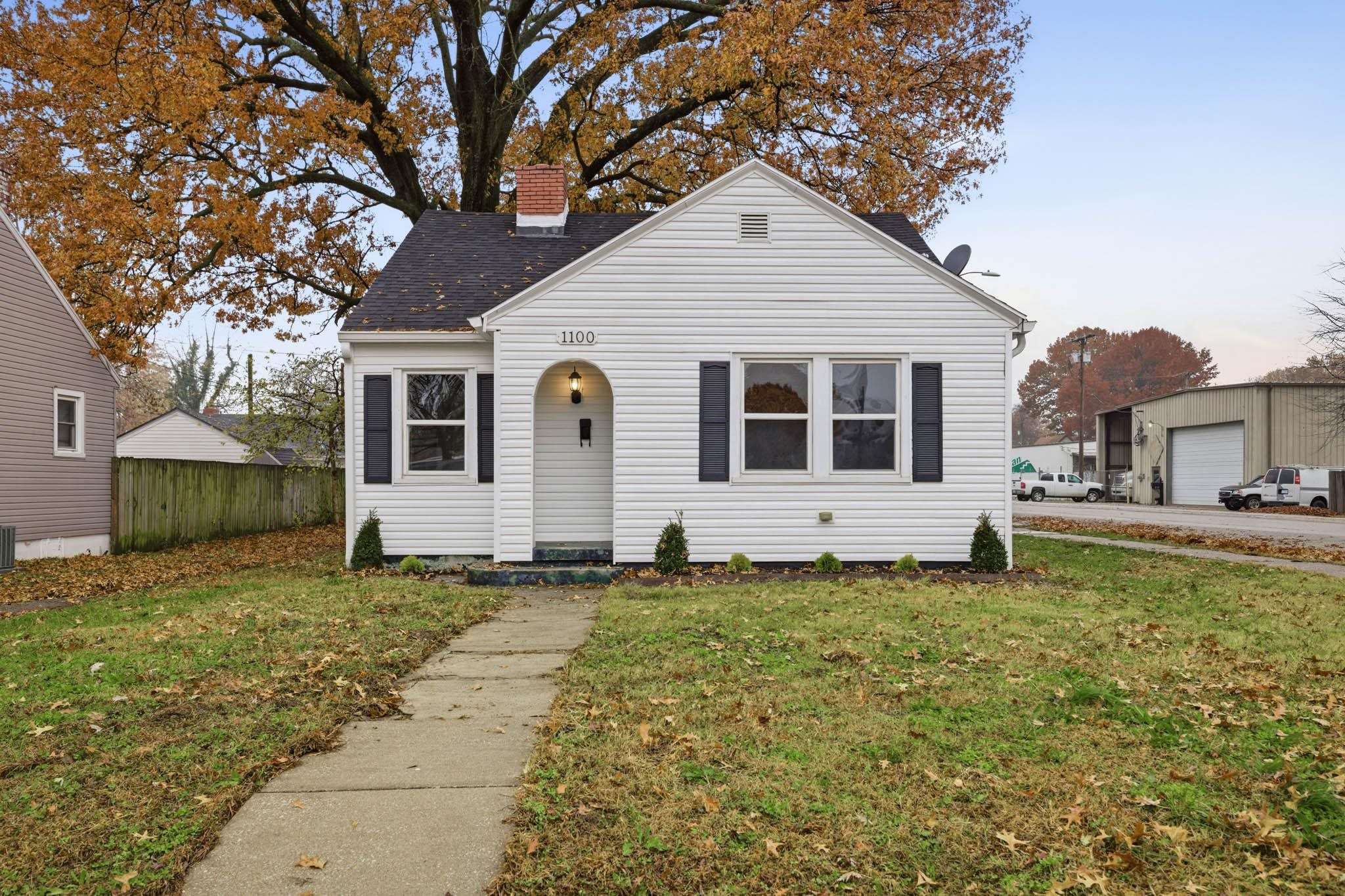 1100 Locust, Owensboro, Kentucky 42301, 2 Bedrooms Bedrooms, ,1 BathroomBathrooms,Single Family Residence,For Sale,Locust,93594