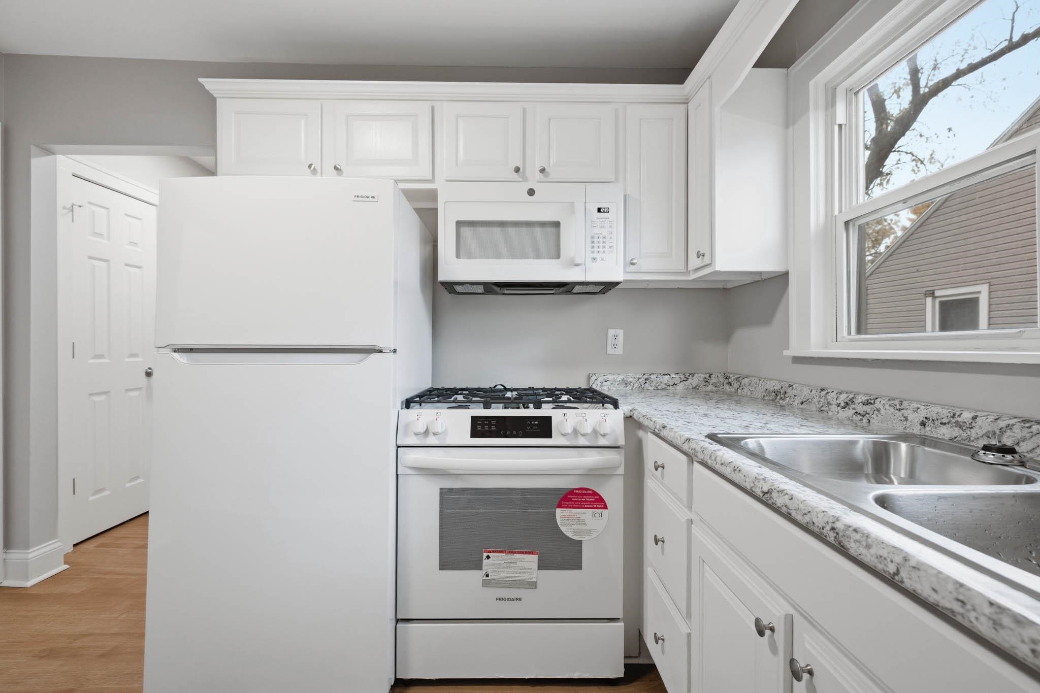 1100 Locust, Owensboro, Kentucky 42301, 2 Bedrooms Bedrooms, ,1 BathroomBathrooms,Single Family Residence,For Sale,Locust,93594