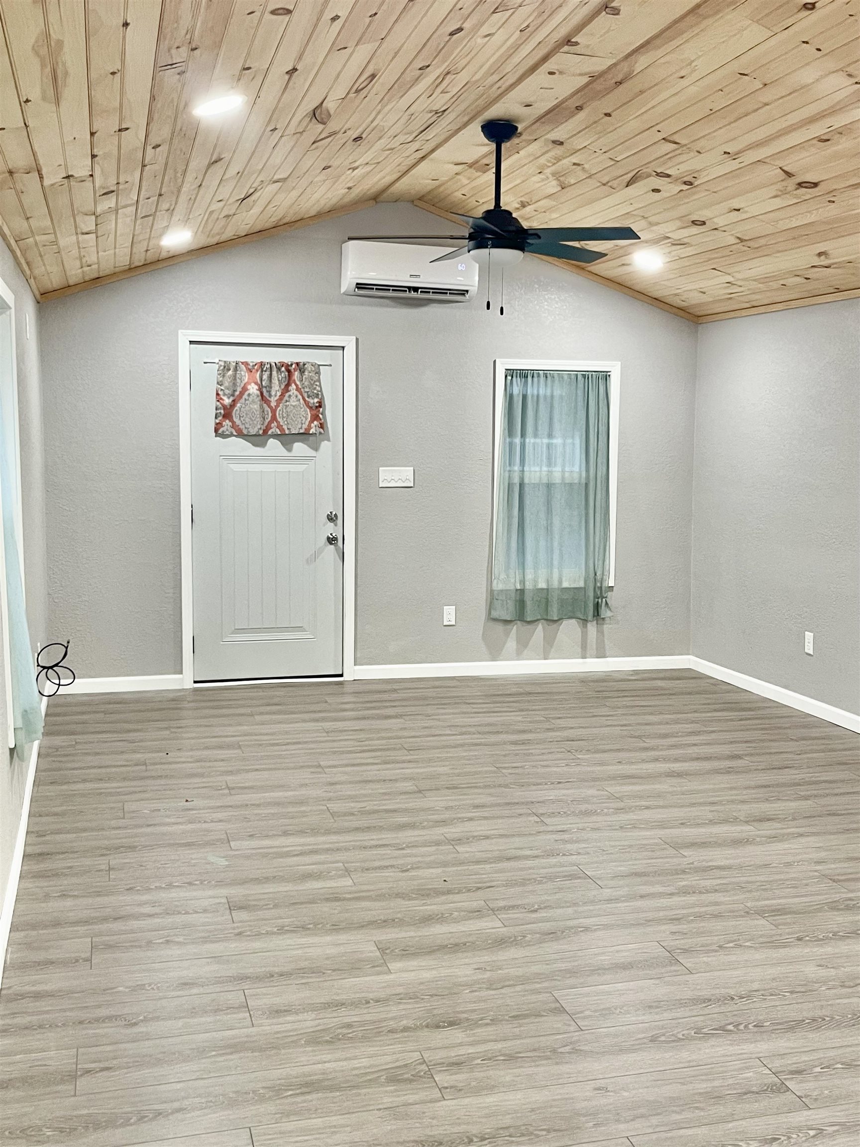 511 Omega Street, Owensboro, Kentucky 42301, 1 Bedroom Bedrooms, ,1 BathroomBathrooms,Single Family Residence,For Sale,Omega Street,93599