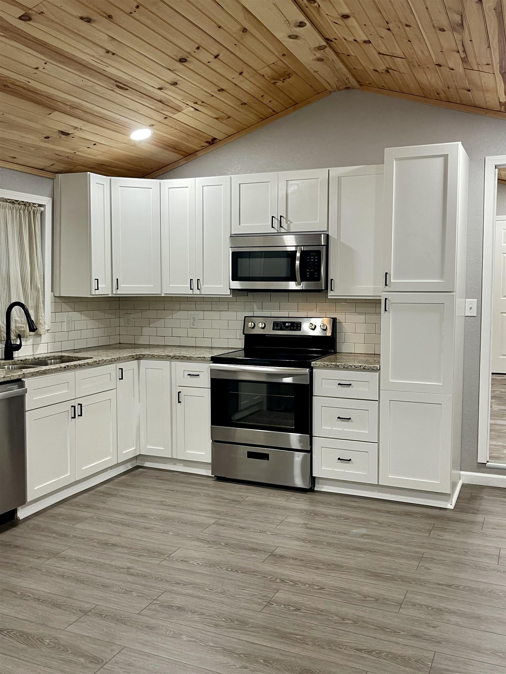 511 Omega Street, Owensboro, Kentucky 42301, 1 Bedroom Bedrooms, ,1 BathroomBathrooms,Single Family Residence,For Sale,Omega Street,93599