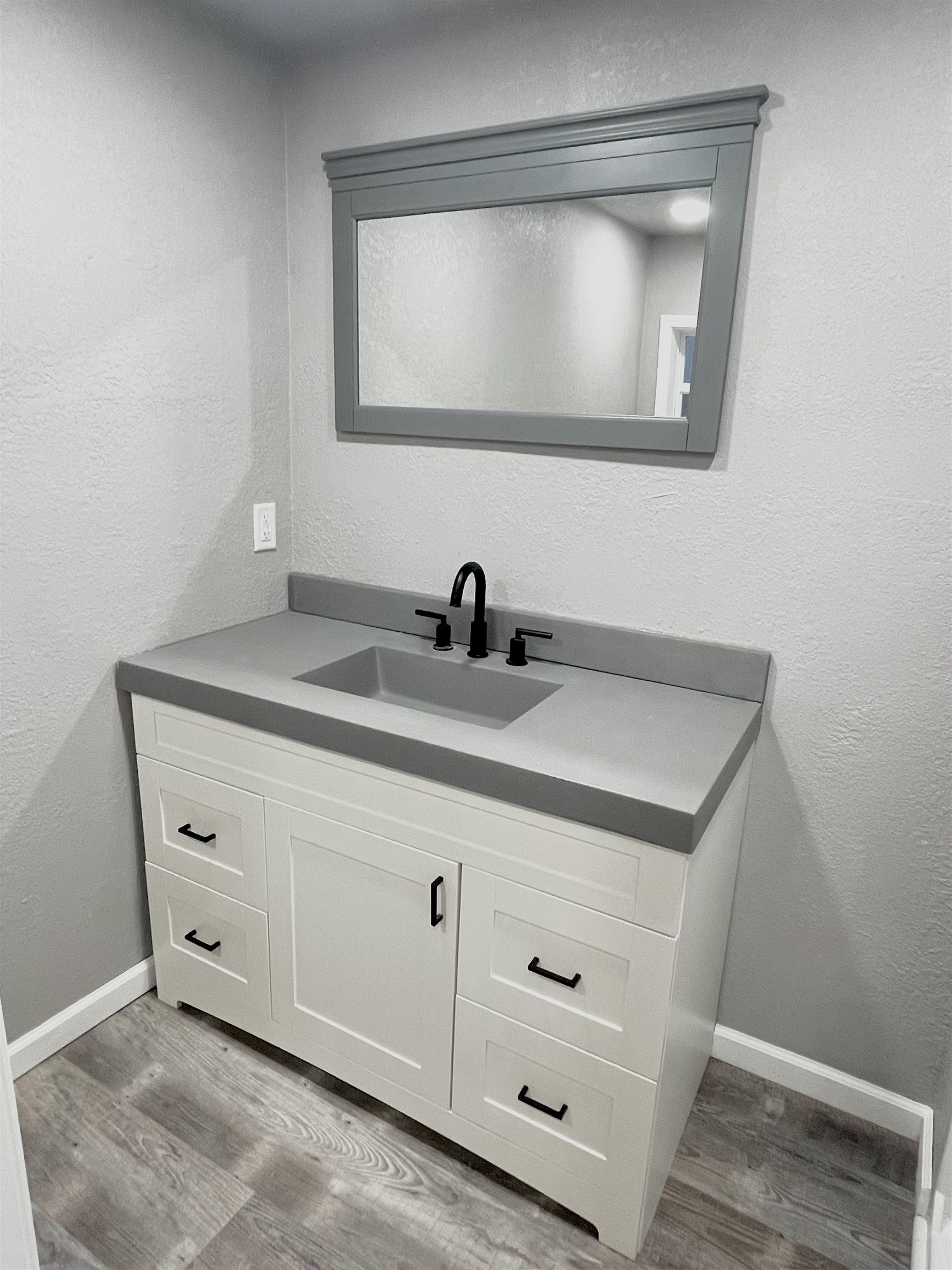 511 Omega Street, Owensboro, Kentucky 42301, 1 Bedroom Bedrooms, ,1 BathroomBathrooms,Single Family Residence,For Sale,Omega Street,93599