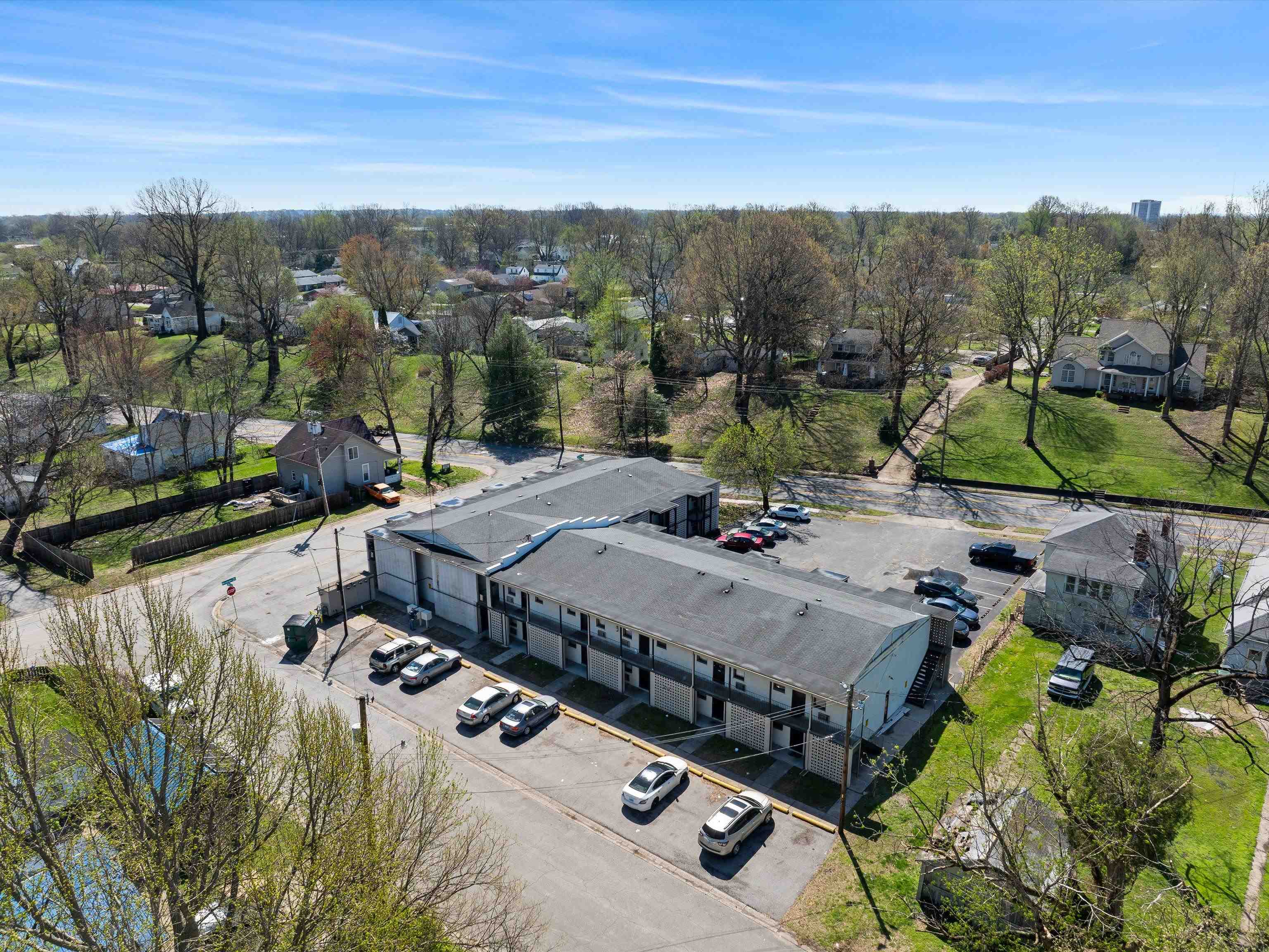 1001 Parrish Avenue, Owensboro, Kentucky 42301, ,Multifamily,For Sale,Parrish Avenue,93600