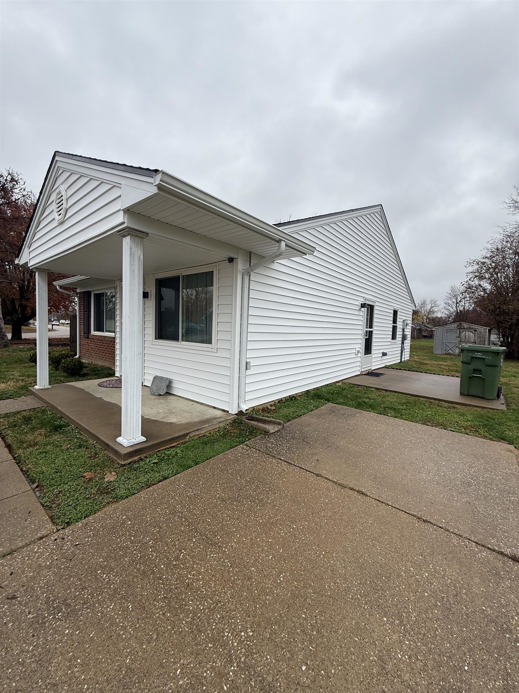 3407 Hummingbird Loop South, Owensboro, Kentucky 42301, 2 Bedrooms Bedrooms, ,2 BathroomsBathrooms,Single Family Residence,For Sale,Hummingbird Loop South,93603