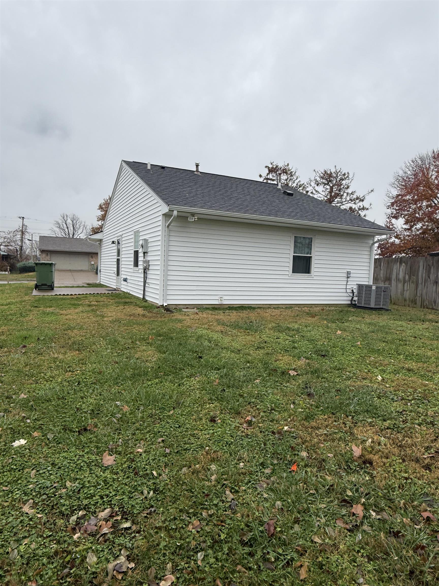 3407 Hummingbird Loop South, Owensboro, Kentucky 42301, 2 Bedrooms Bedrooms, ,2 BathroomsBathrooms,Single Family Residence,For Sale,Hummingbird Loop South,93603