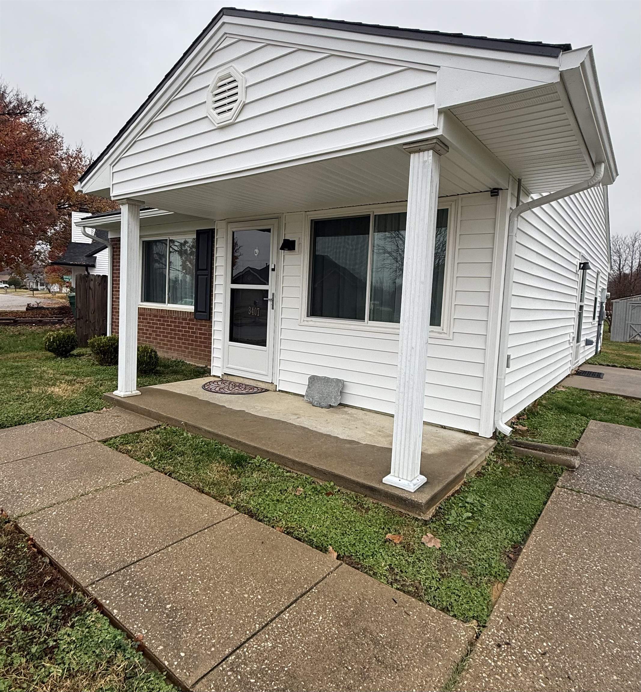 3407 Hummingbird Loop South, Owensboro, Kentucky 42301, 2 Bedrooms Bedrooms, ,2 BathroomsBathrooms,Single Family Residence,For Sale,Hummingbird Loop South,93603