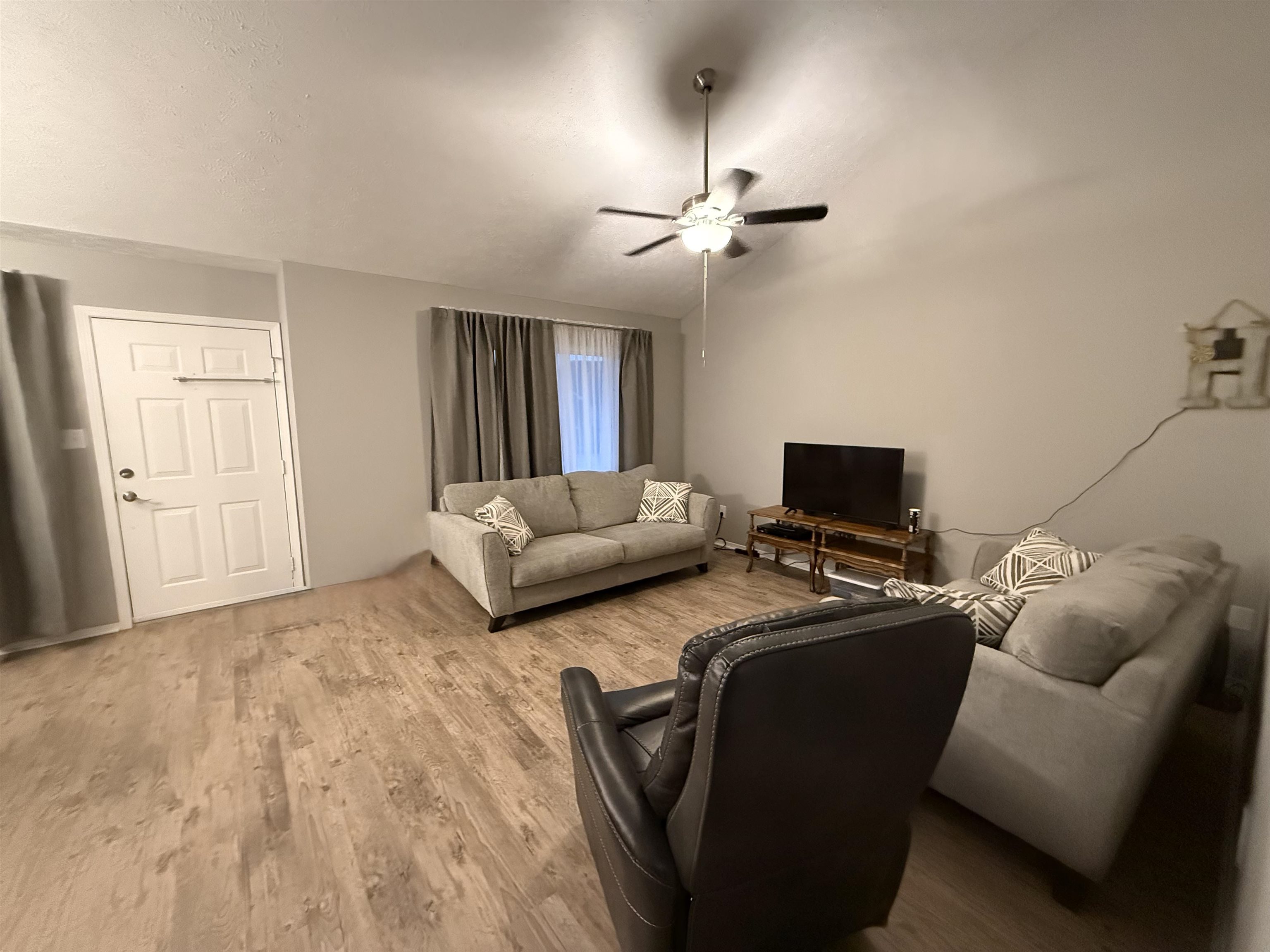 3407 Hummingbird Loop South, Owensboro, Kentucky 42301, 2 Bedrooms Bedrooms, ,2 BathroomsBathrooms,Single Family Residence,For Sale,Hummingbird Loop South,93603