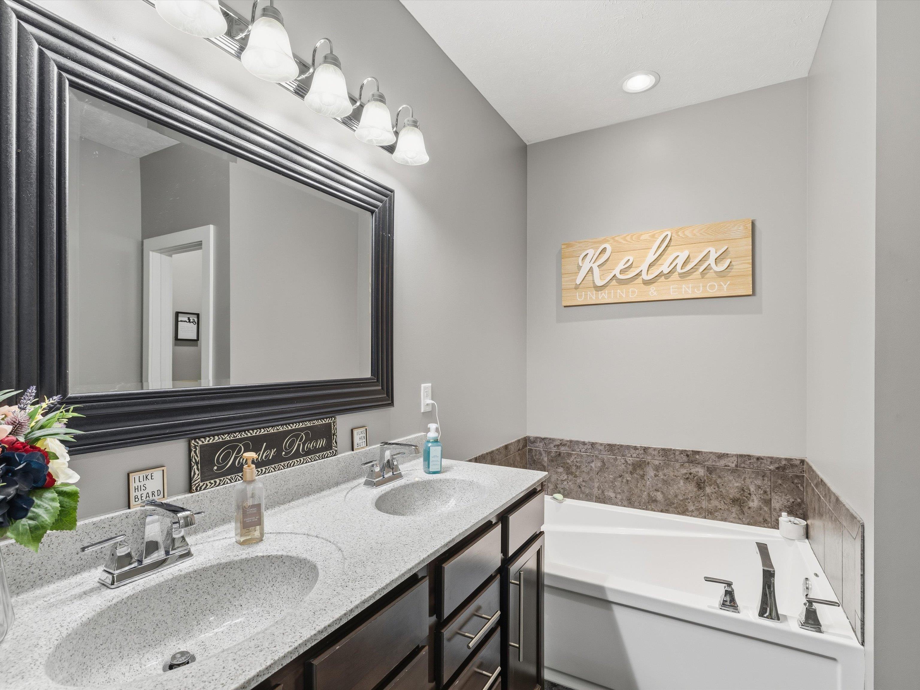 6584 Pleasant Valley Rd, Philpot, Kentucky 42366, 4 Bedrooms Bedrooms, ,2 BathroomsBathrooms,Single Family Residence,For Sale,Pleasant Valley Rd,93608