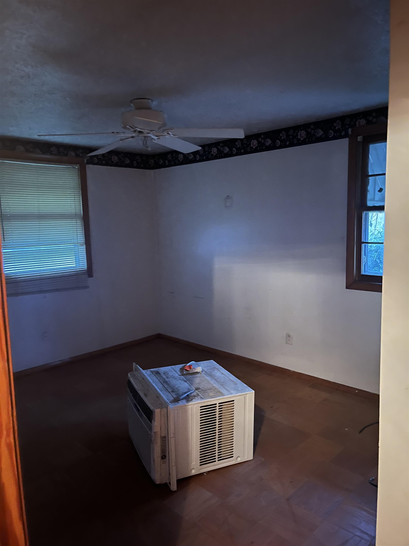 3200 Christie Place, Owensboro, Kentucky 42301, 3 Bedrooms Bedrooms, ,1 BathroomBathrooms,Single Family Residence,For Sale,Christie Place,93613