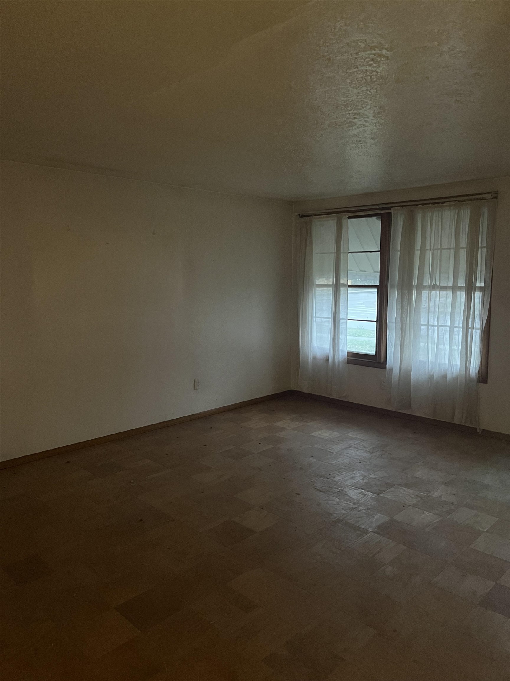 3200 Christie Place, Owensboro, Kentucky 42301, 3 Bedrooms Bedrooms, ,1 BathroomBathrooms,Single Family Residence,For Sale,Christie Place,93613